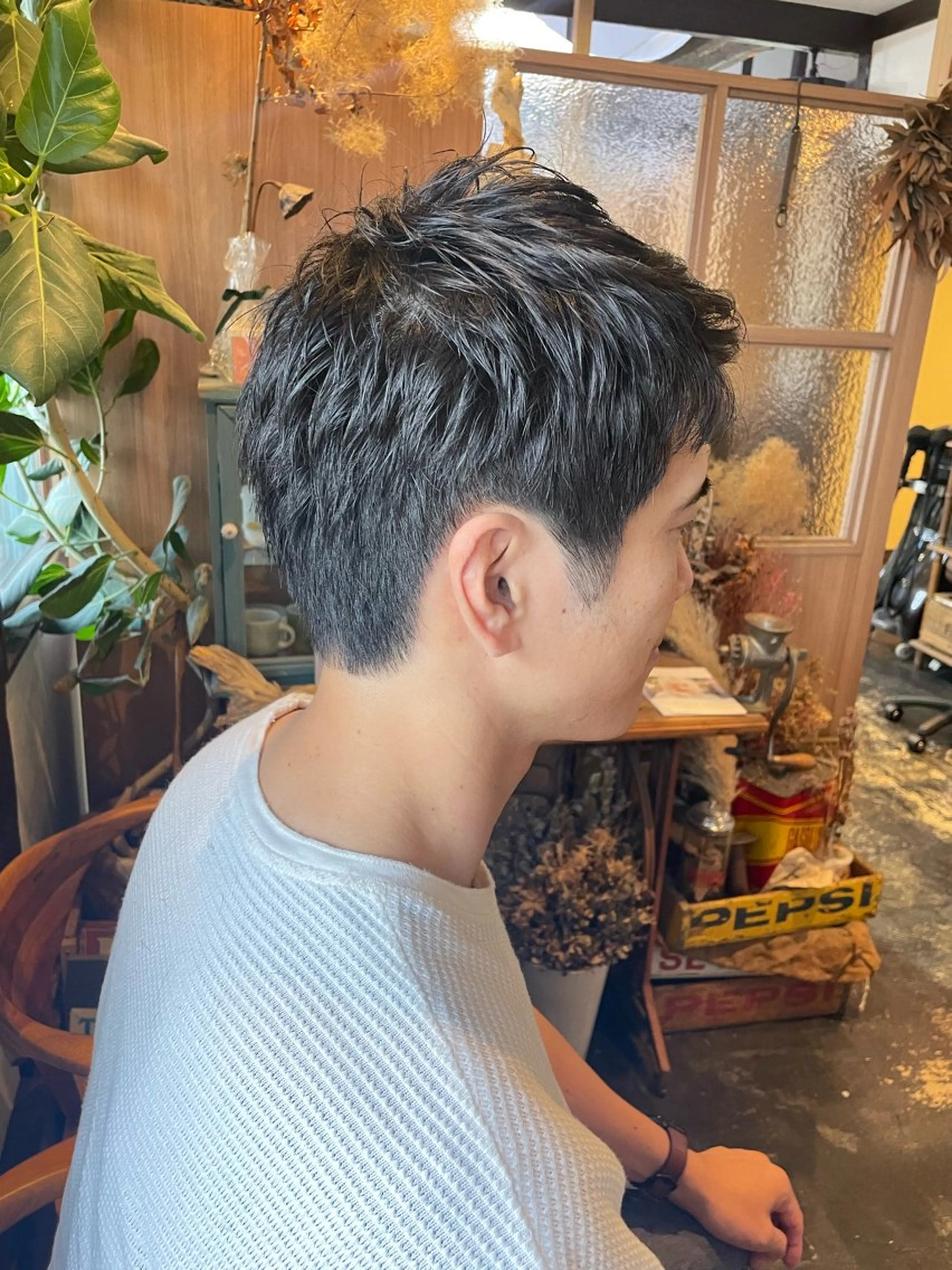 メンズ マッシュ 刈り上げ 黒川 名津美のヘアスタイル