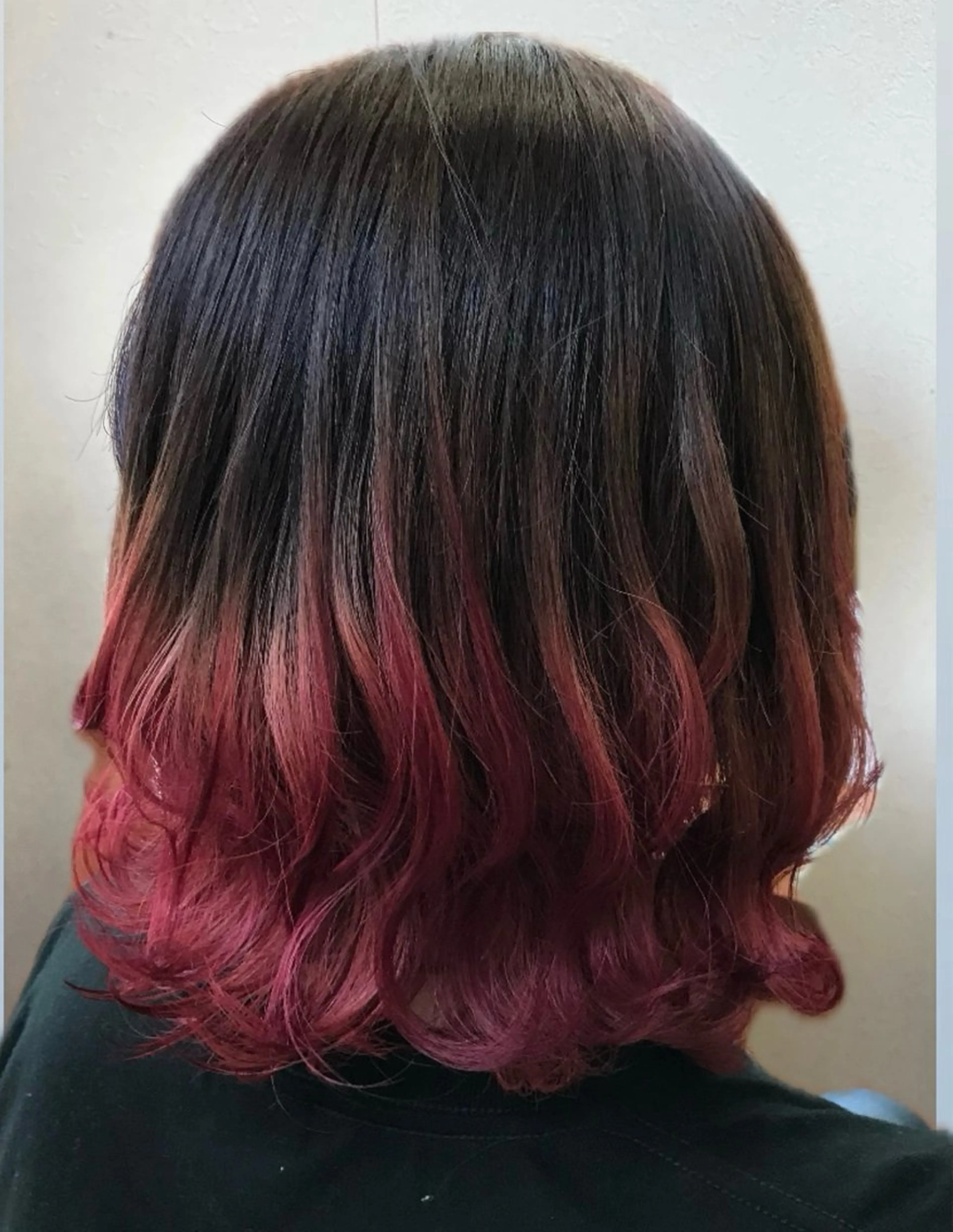 セミロング 新宅 綾乃のヘアスタイル