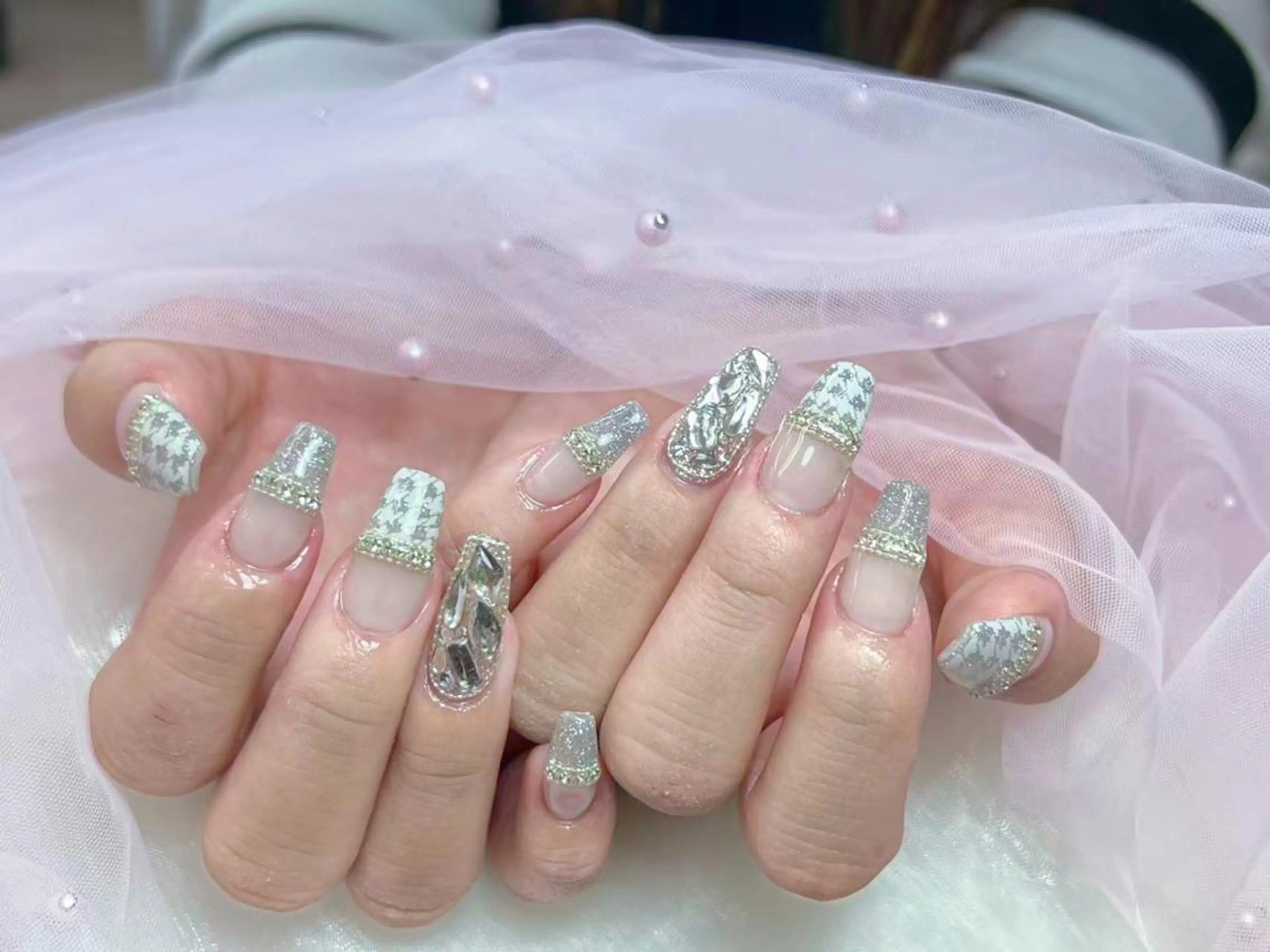 メンズ ネイル メンズ韓国風 アートネイル フレンチネイル ジェルネイル キラキラネイル Bloom kabukiのネイルデザイン