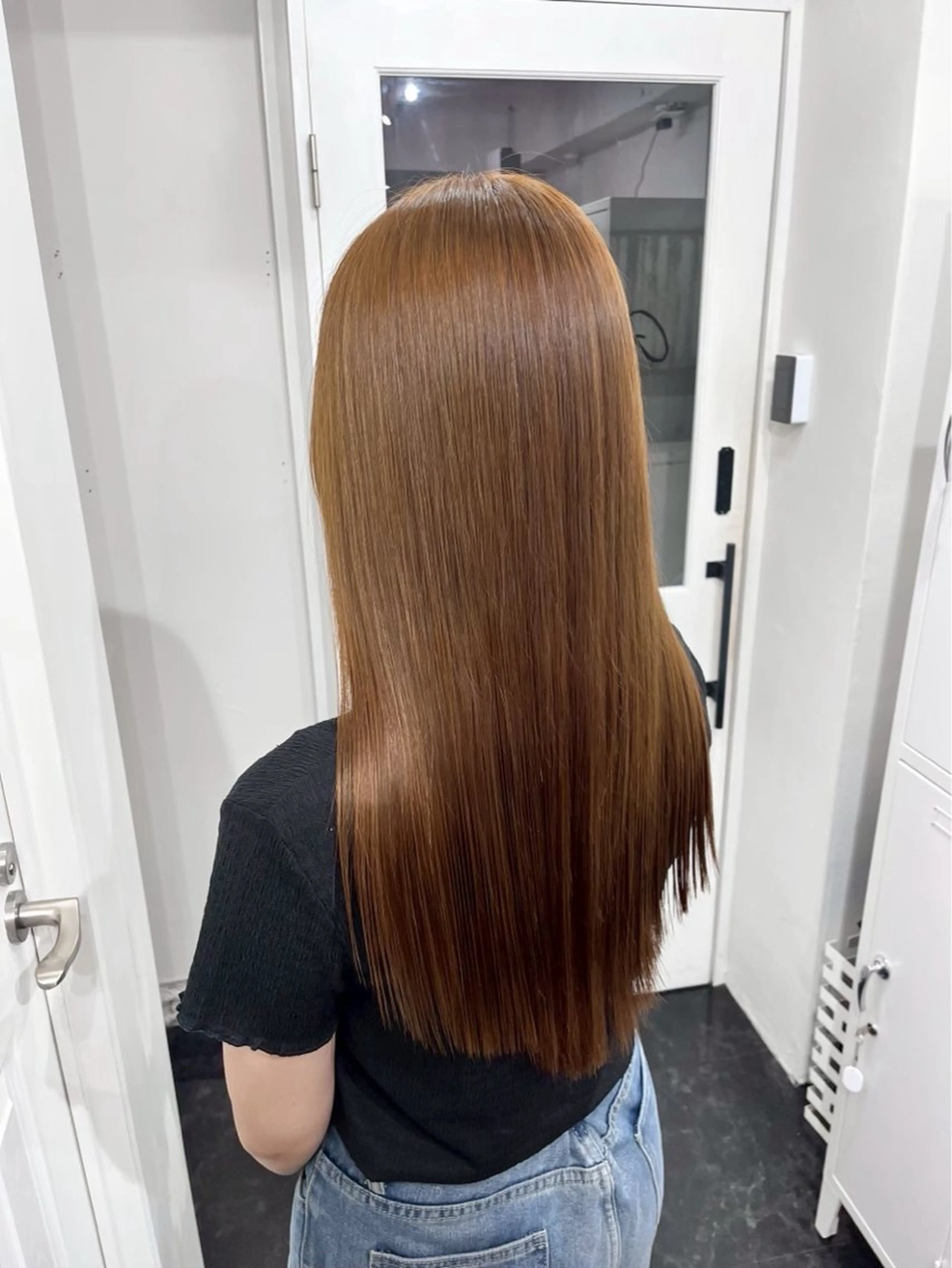 ロング チョコレートブラウン ロング 艶ワンカラー / シンのヘアスタイル