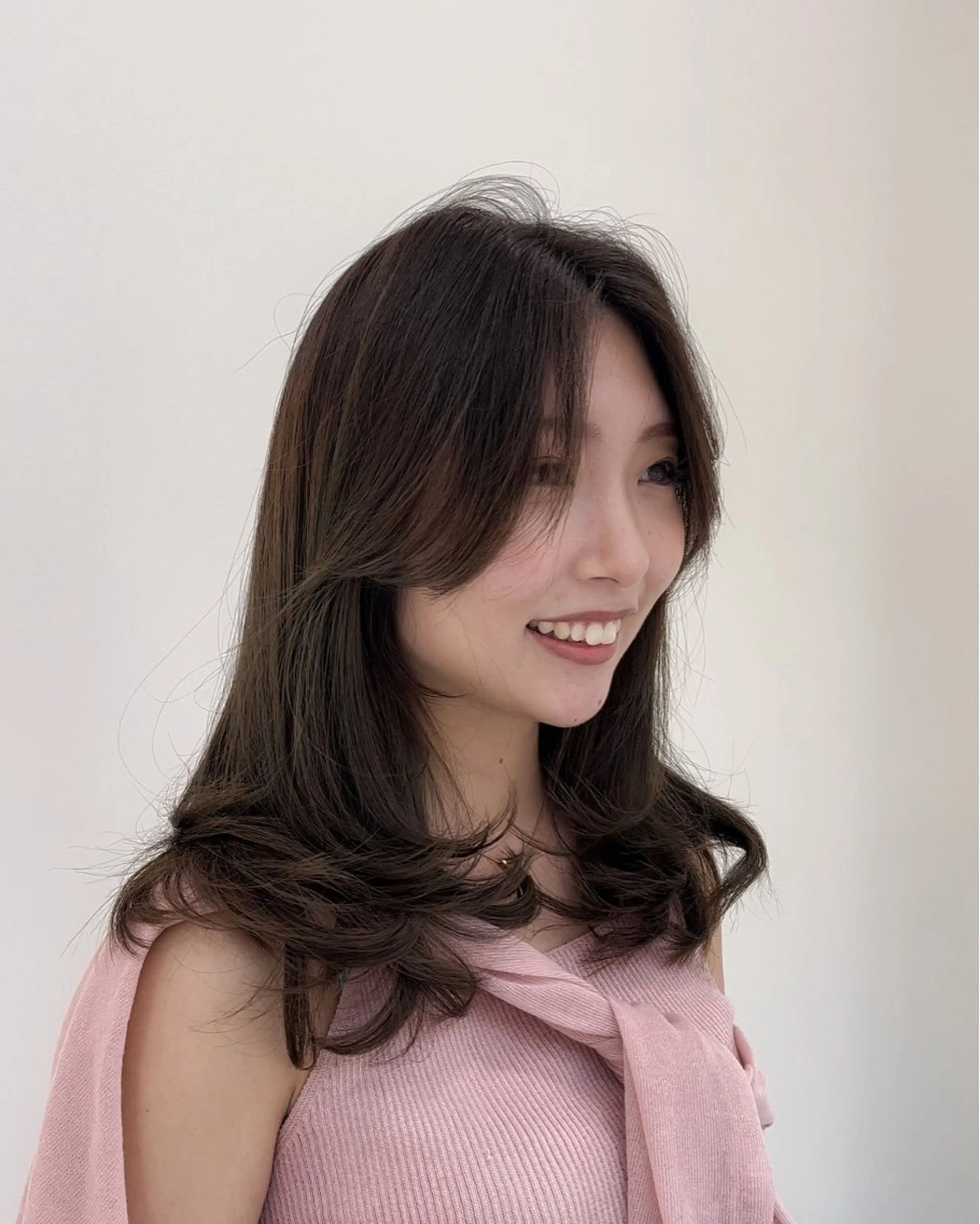 ミディアム カラー 顔周りカット レイヤーカット カット ヘアカラー トリートメント ミタニ/髪質改善 /レイヤーカットのヘアスタイル