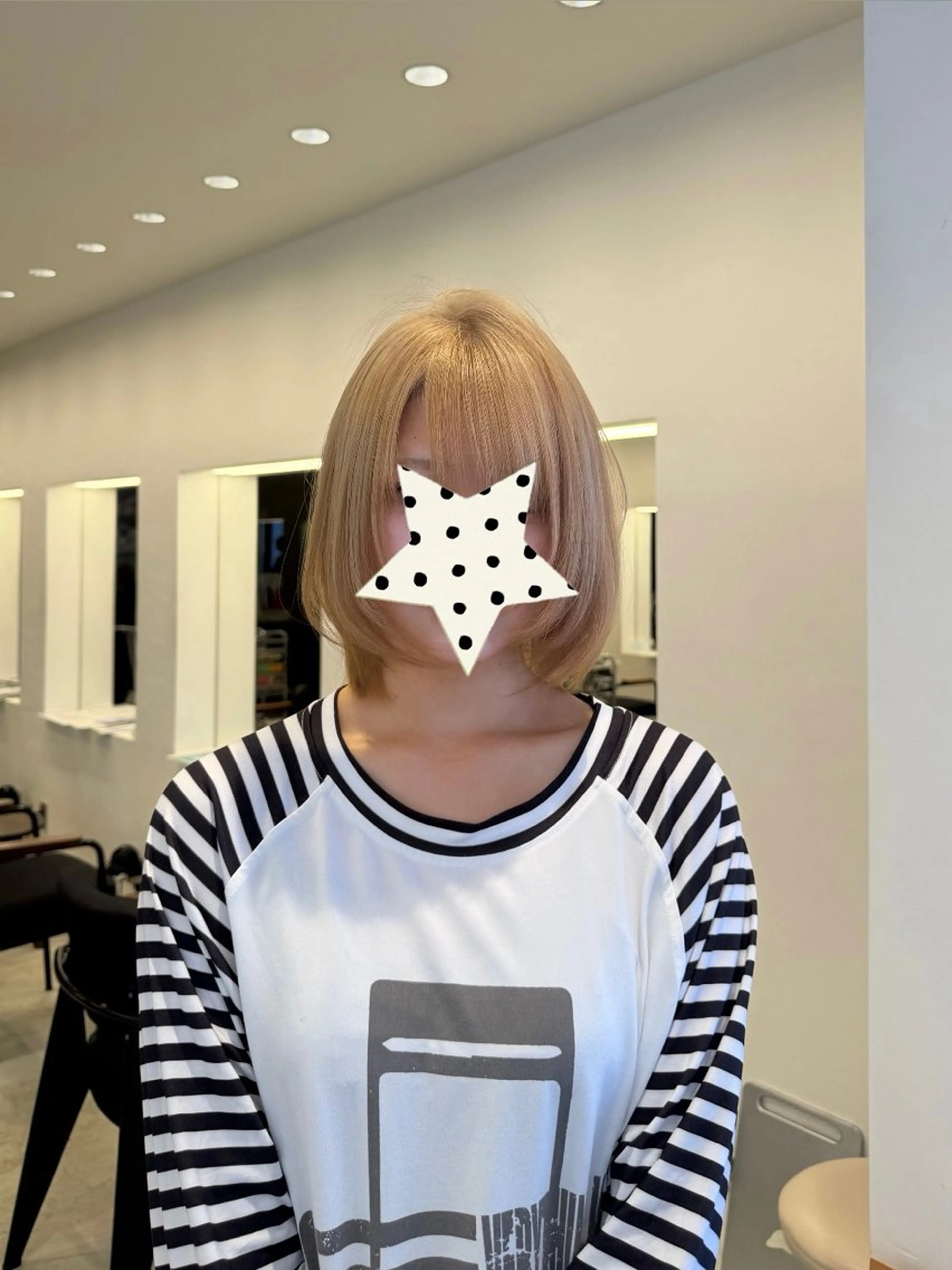 ショート カラー ベージュカラー ブリーチ ケアブリーチ ミルクティーベージュ 萩原 紗妃のヘアスタイル