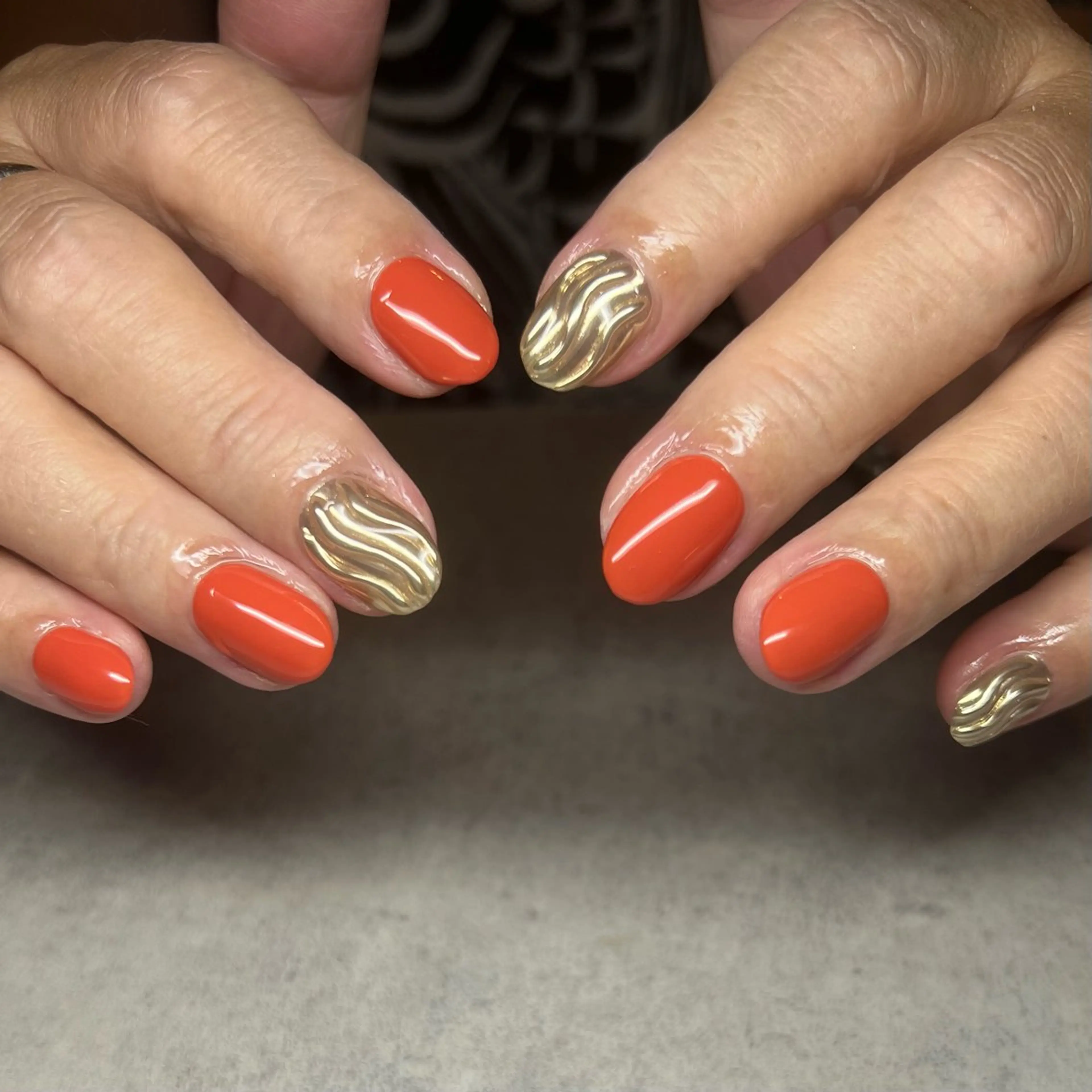 ネイル ゴールド ミラーネイル オレンジ ハンドネイル ハンドケア N dé chou chou所属・林 七海のその他イメージ