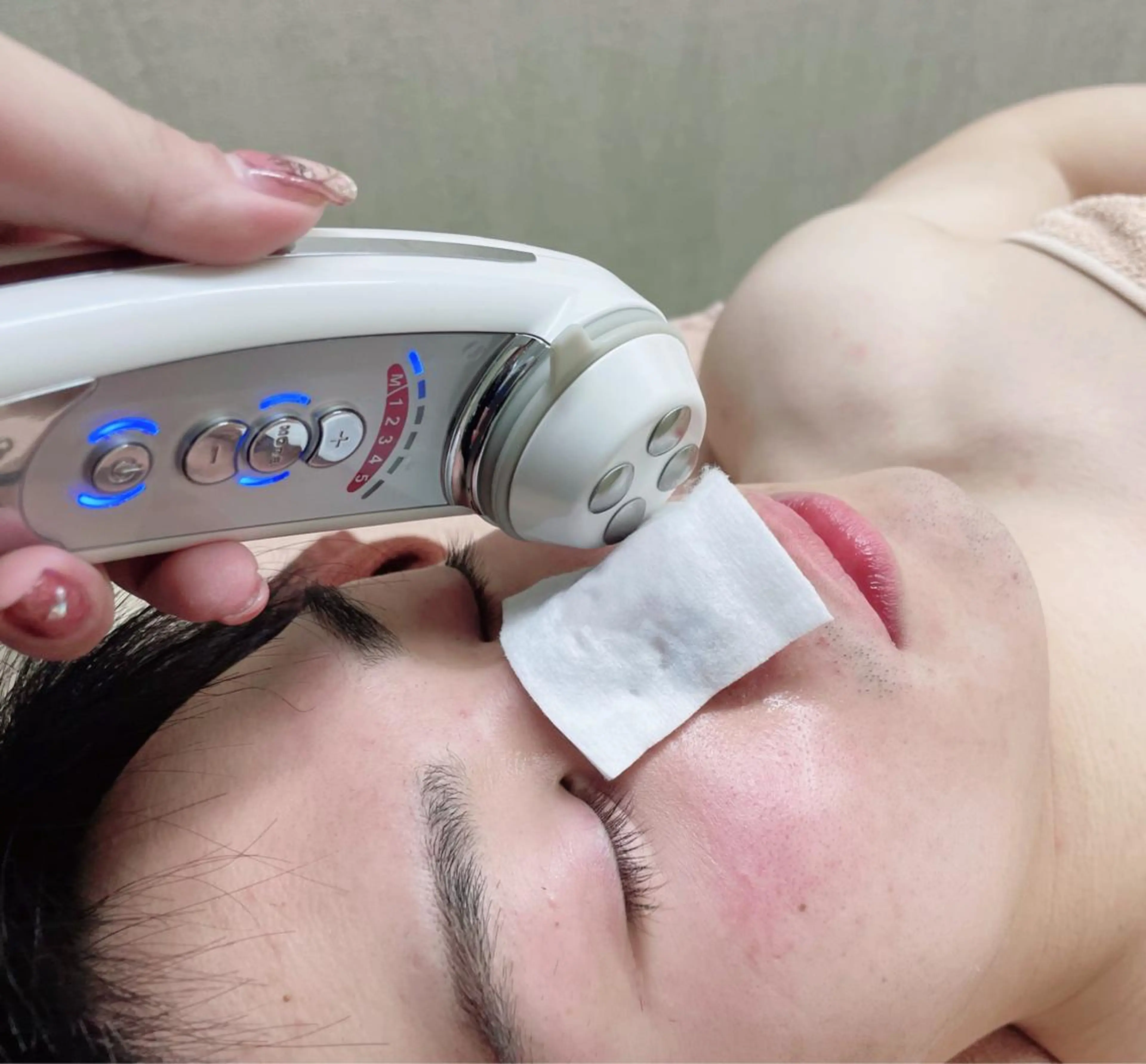 メンズ 脱毛 Raffinato 怜奈のネイルデザイン