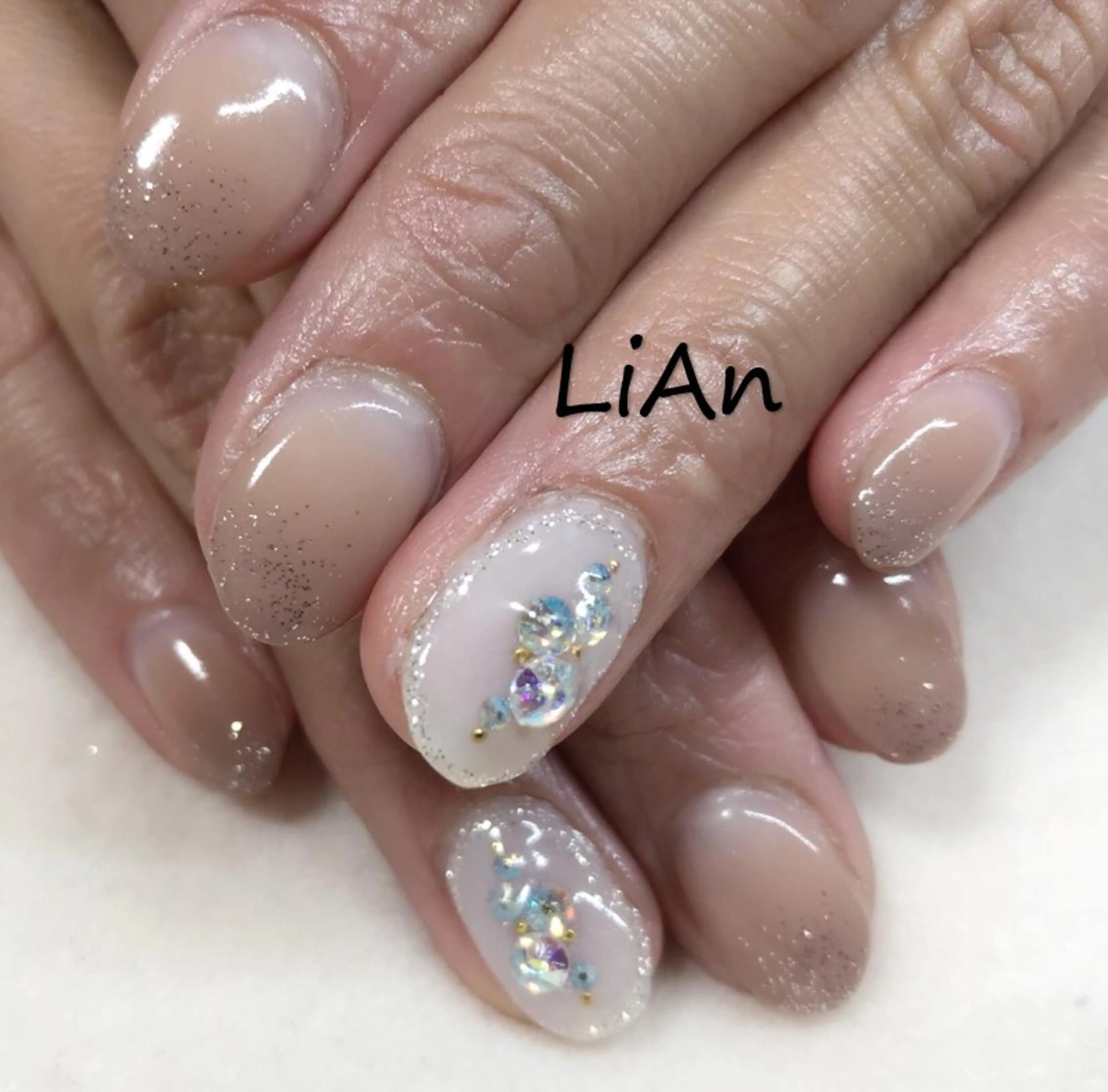 ネイル アートネイル グラデーション ストーンネイル NailSalon LiAnのネイルデザイン