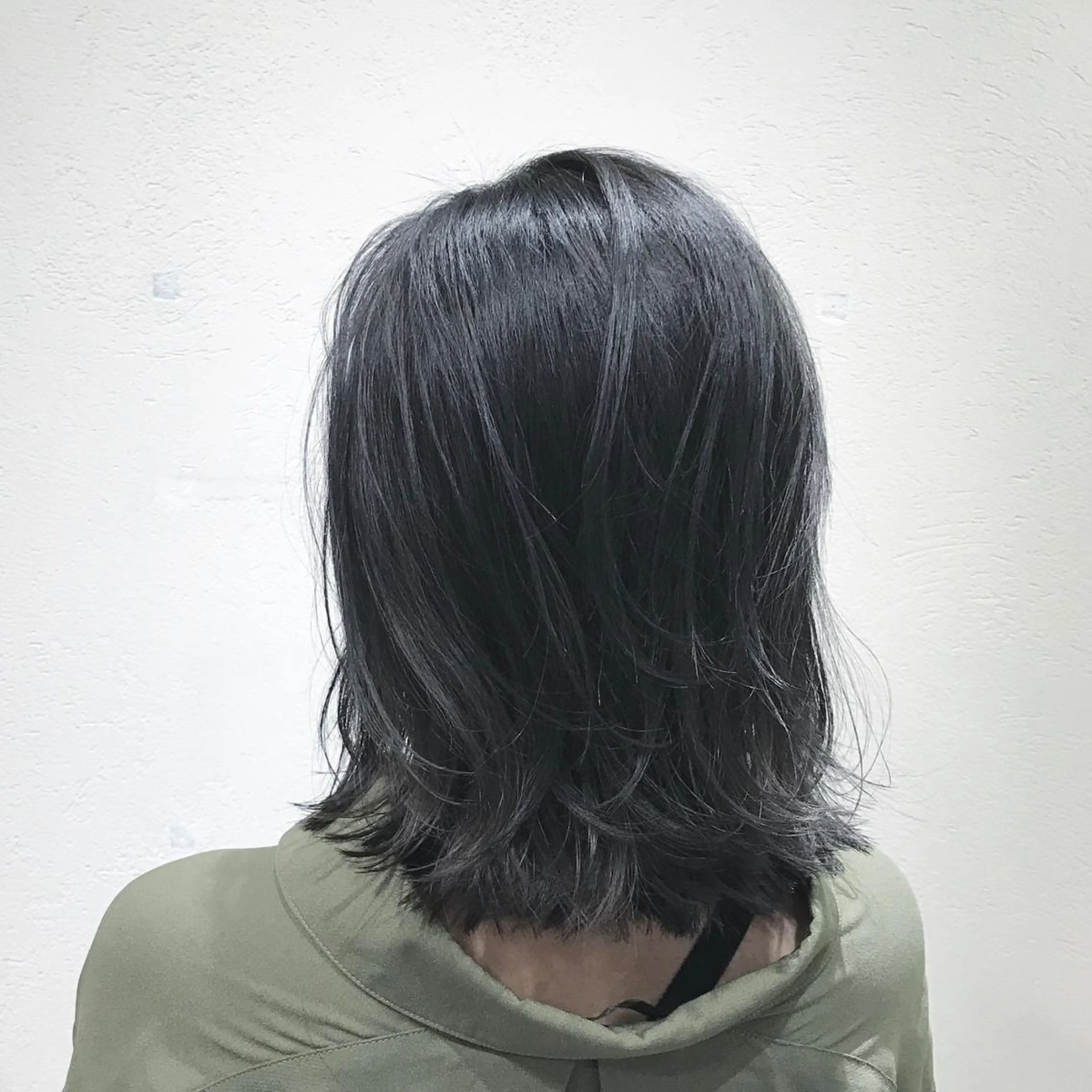 ショート カラー ダークグレー ダークグレージュ グレージュ イルミナカラー カット ヘアカラー トリートメント 髪質改善カラー韓国風 レイヤーtudaのヘアスタイル