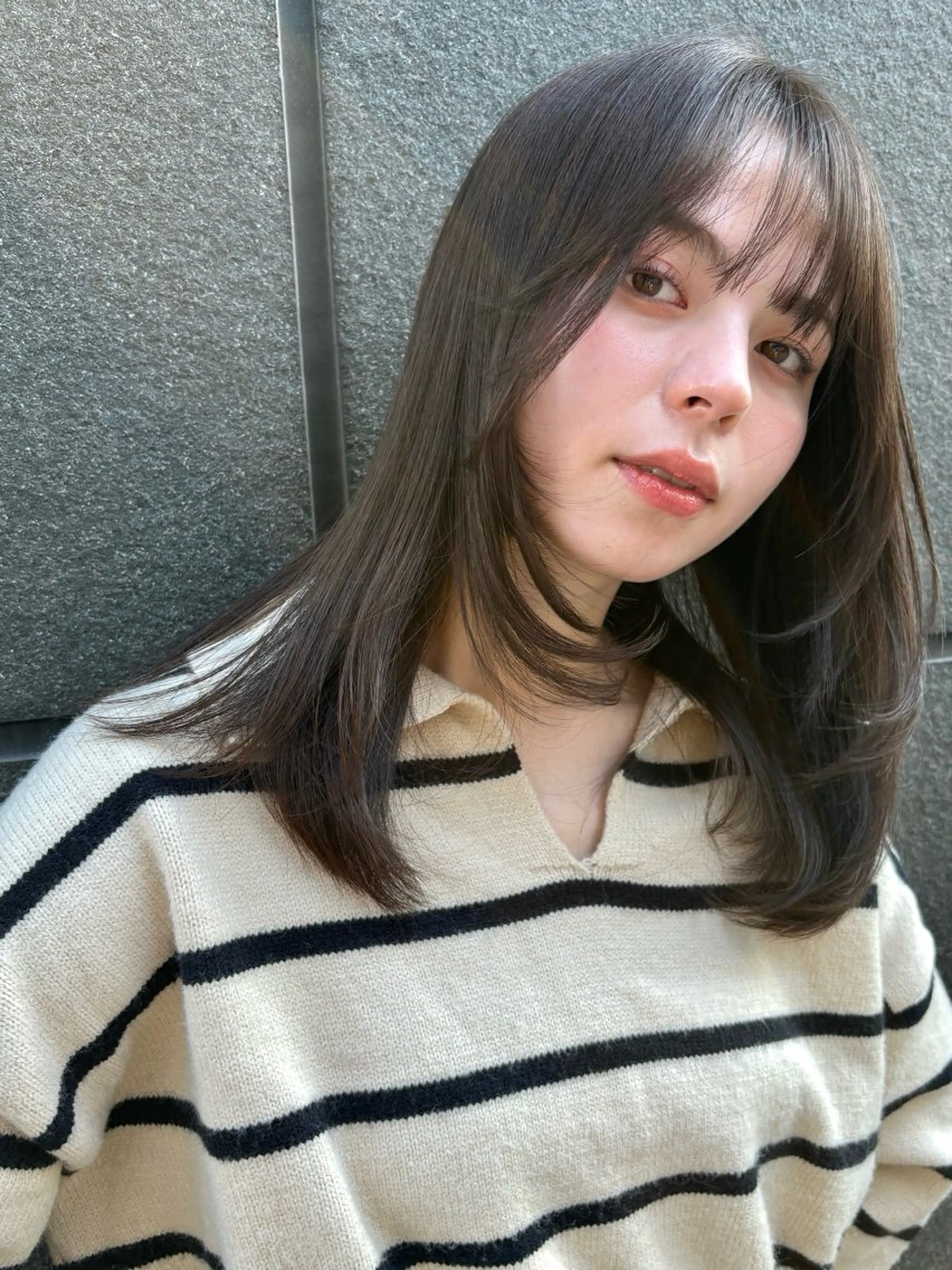 セミロング 顔まわりレイヤー 伸ばしかけ レイヤーカット ボブ/ミディアム 親しみやすさ/さくらのヘアスタイル