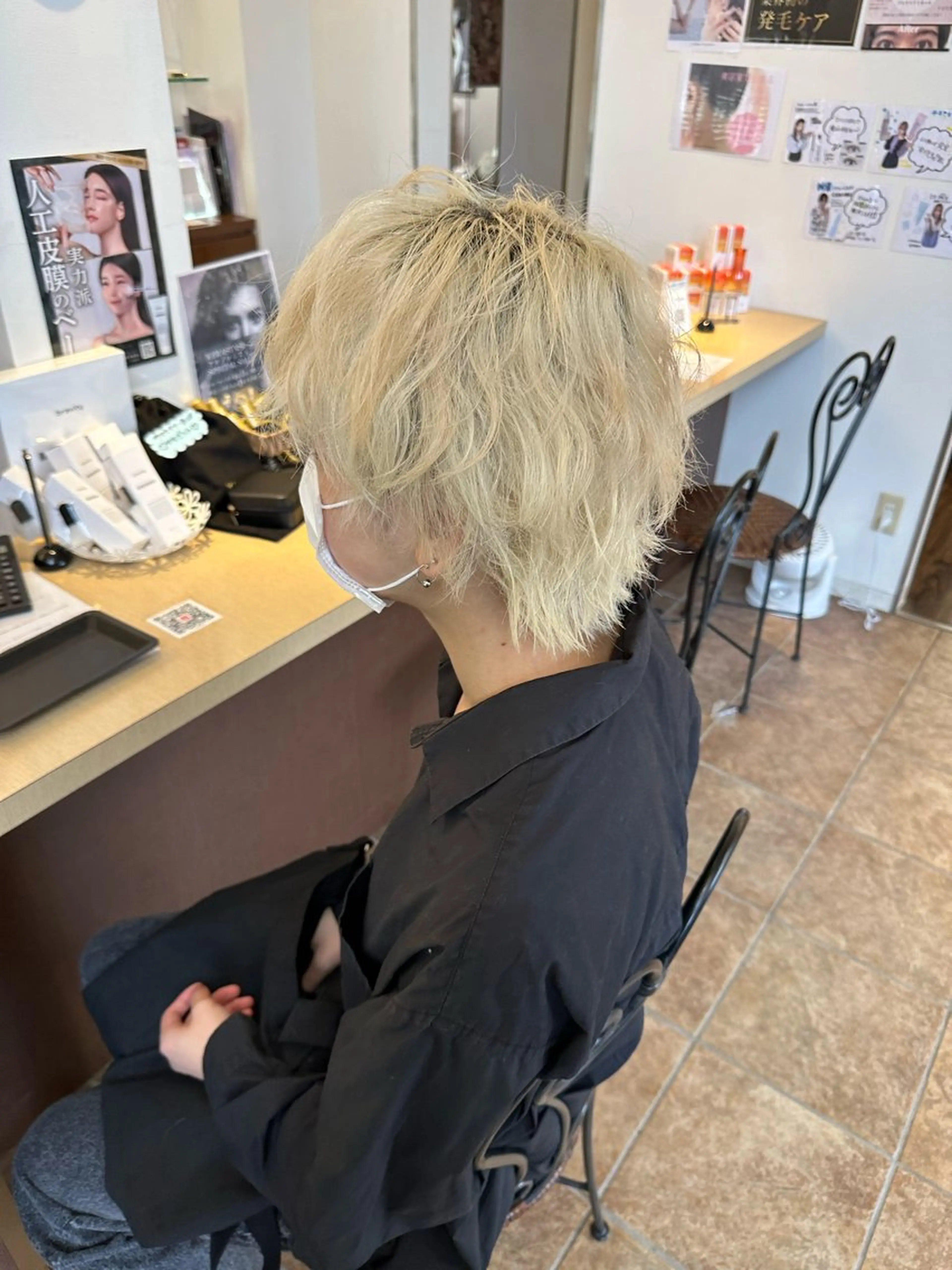カラー メンズ ブロンド ホワイトブロンド ヘアカラー トリートメント ダメージレスブリーチ HIROSHIのヘアスタイル