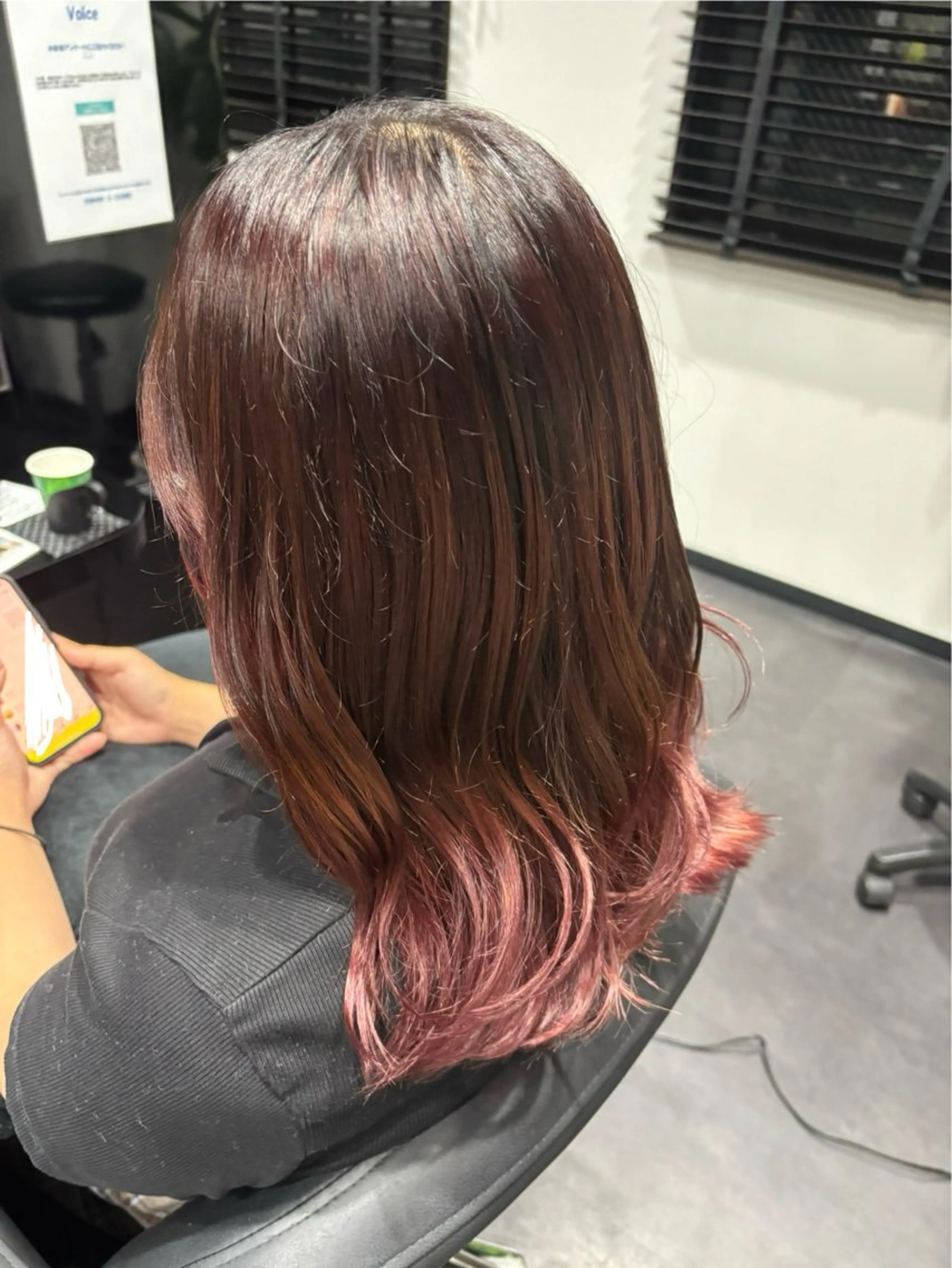 カラー グラデーションカラー 福島 菜摘のヘアスタイル
