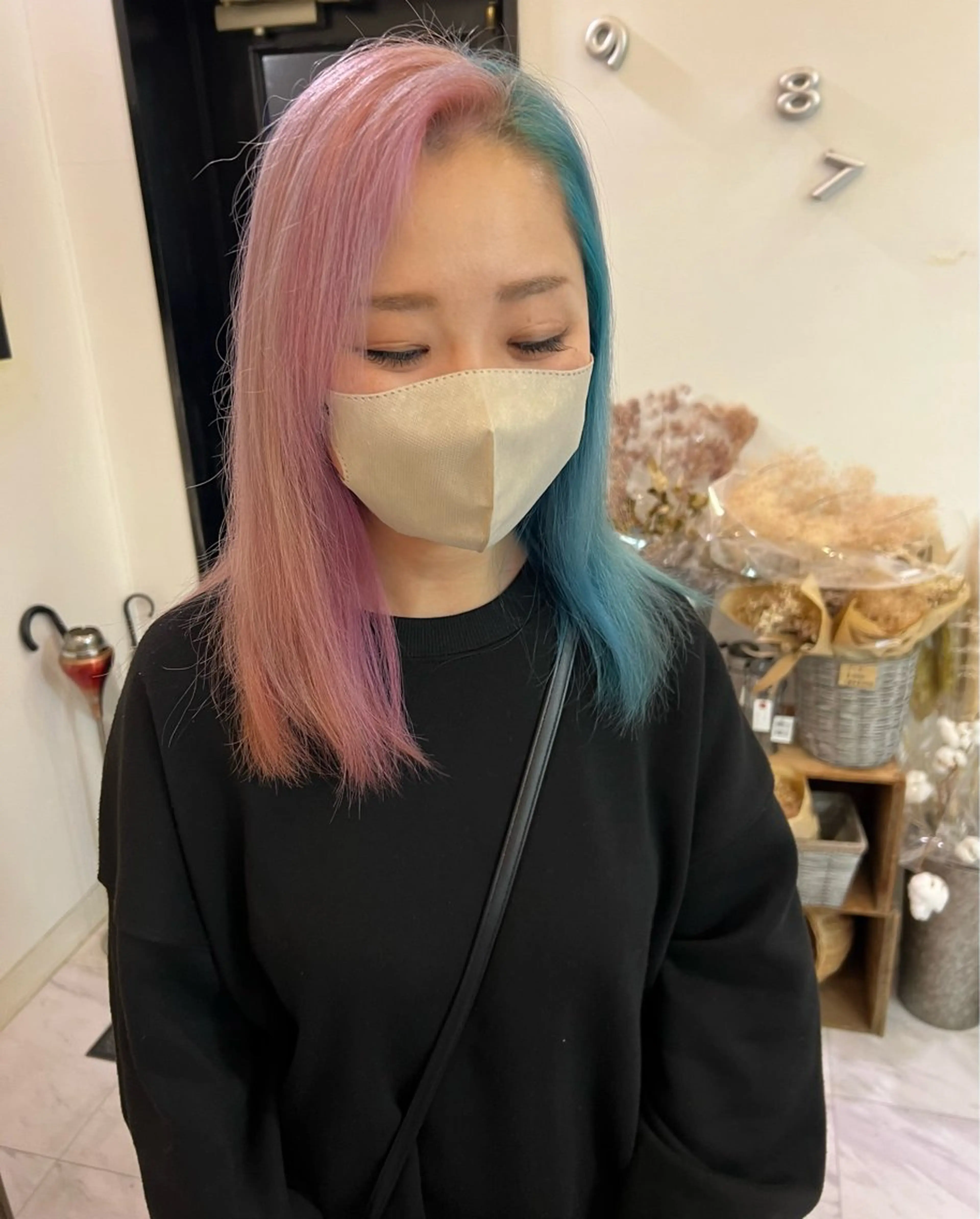 ミディアム 奥田 葵のヘアスタイル