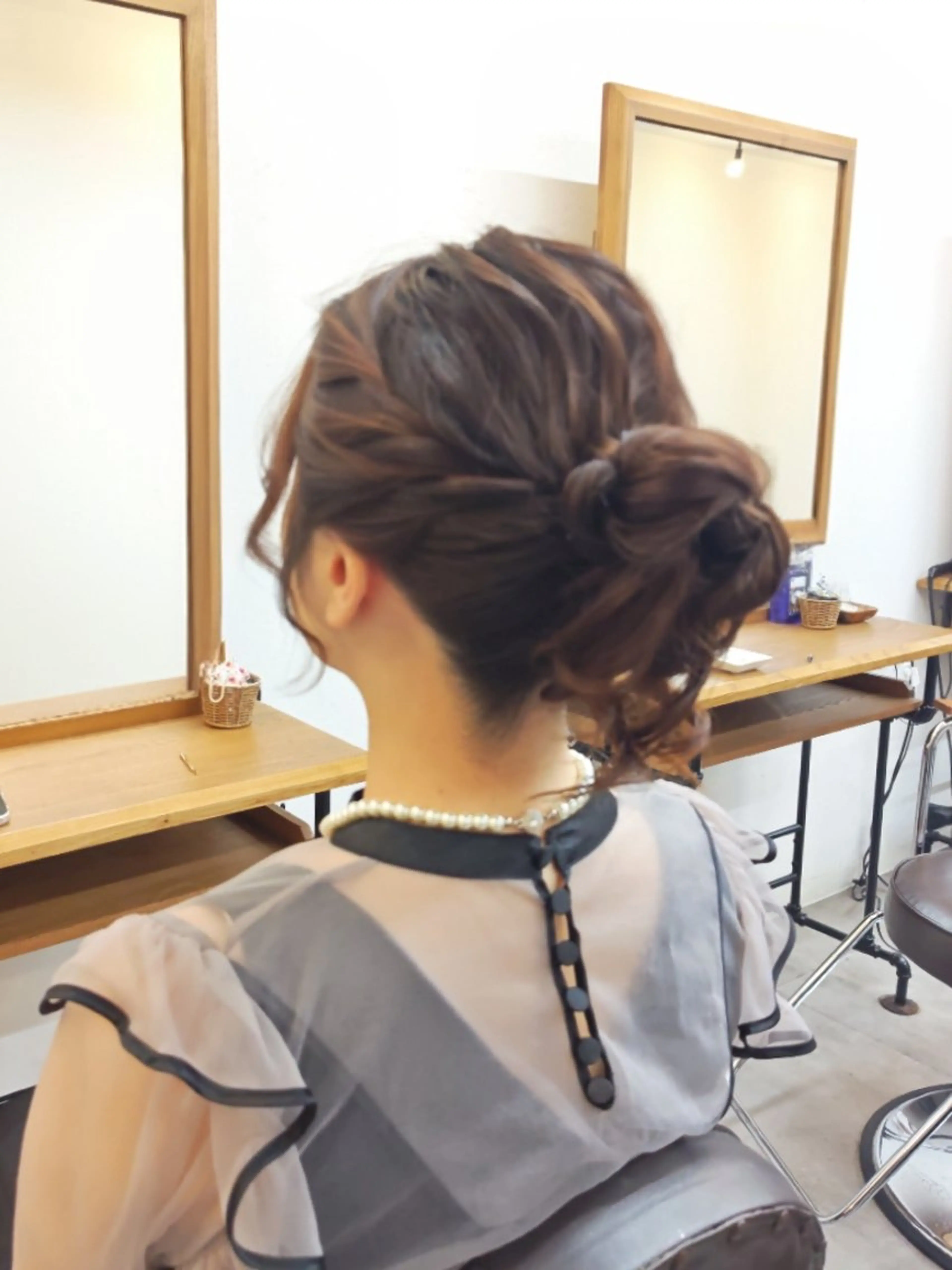 セミロング ヘアアレンジ お団子ヘア 韓国風ヘア 澤田 あきのヘアスタイル