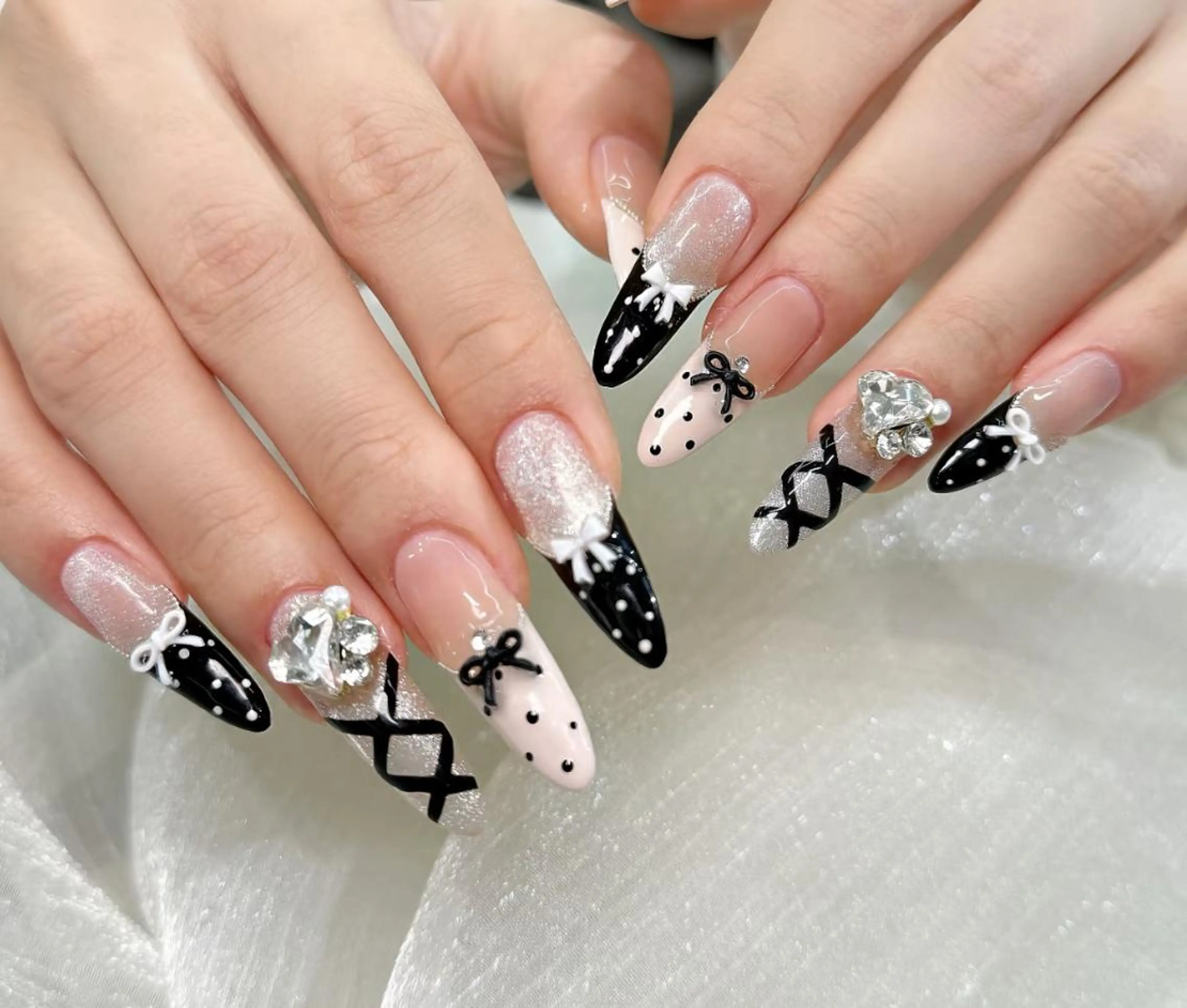 ネイル ハンドネイル 🎀 NaNa_nailのネイルデザイン