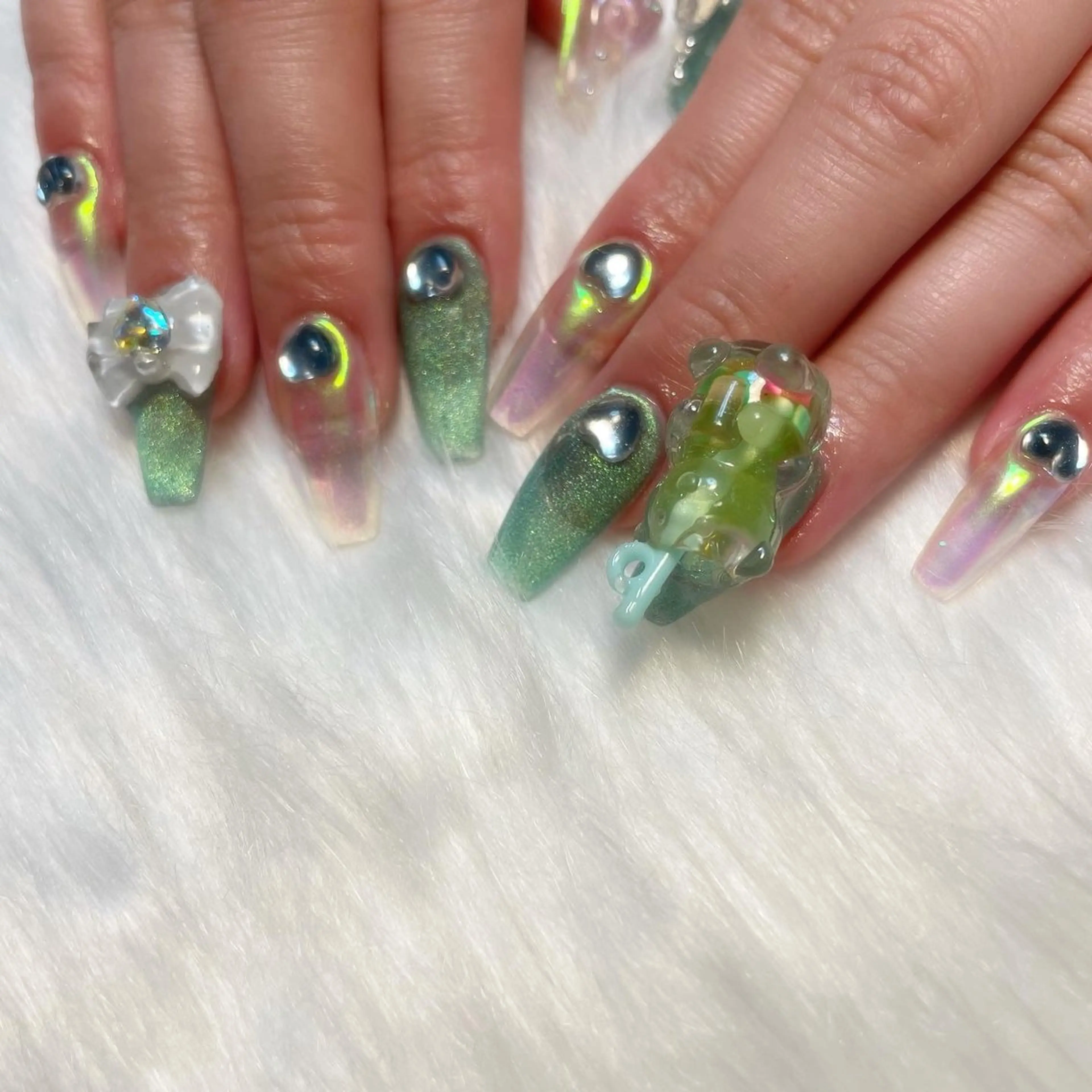 ネイル ハンドネイル ゴテゴテ💙ワンホン リオナのネイルデザイン