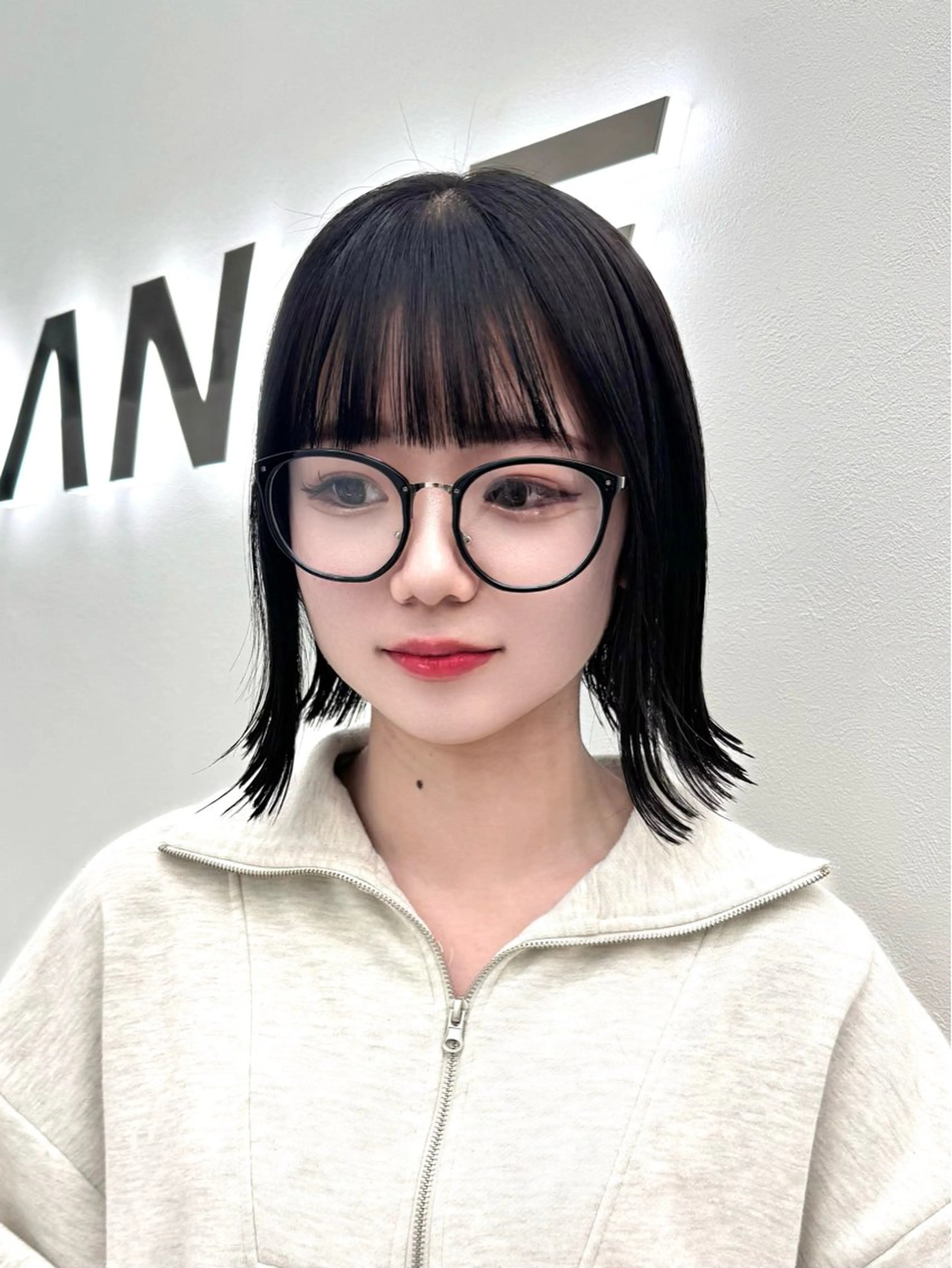 ショート カラー ヘアアレンジ カット ヘアカラー トリートメント ヘッドスパ ヘアセット 縮毛矯正🤍 盛れるボブ/ひかりのヘアスタイル