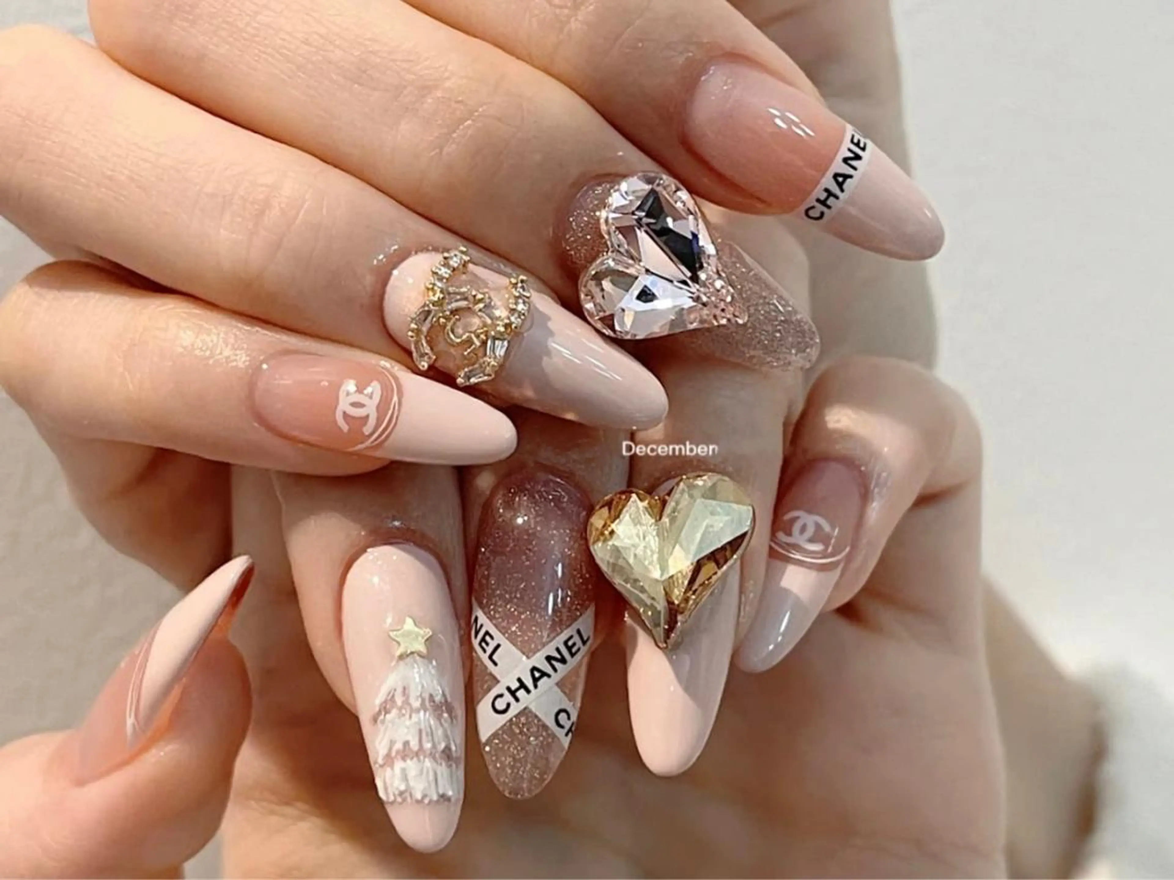 ネイル ハンドネイル ハンドケア One Plus Nail Salonのネイルデザイン