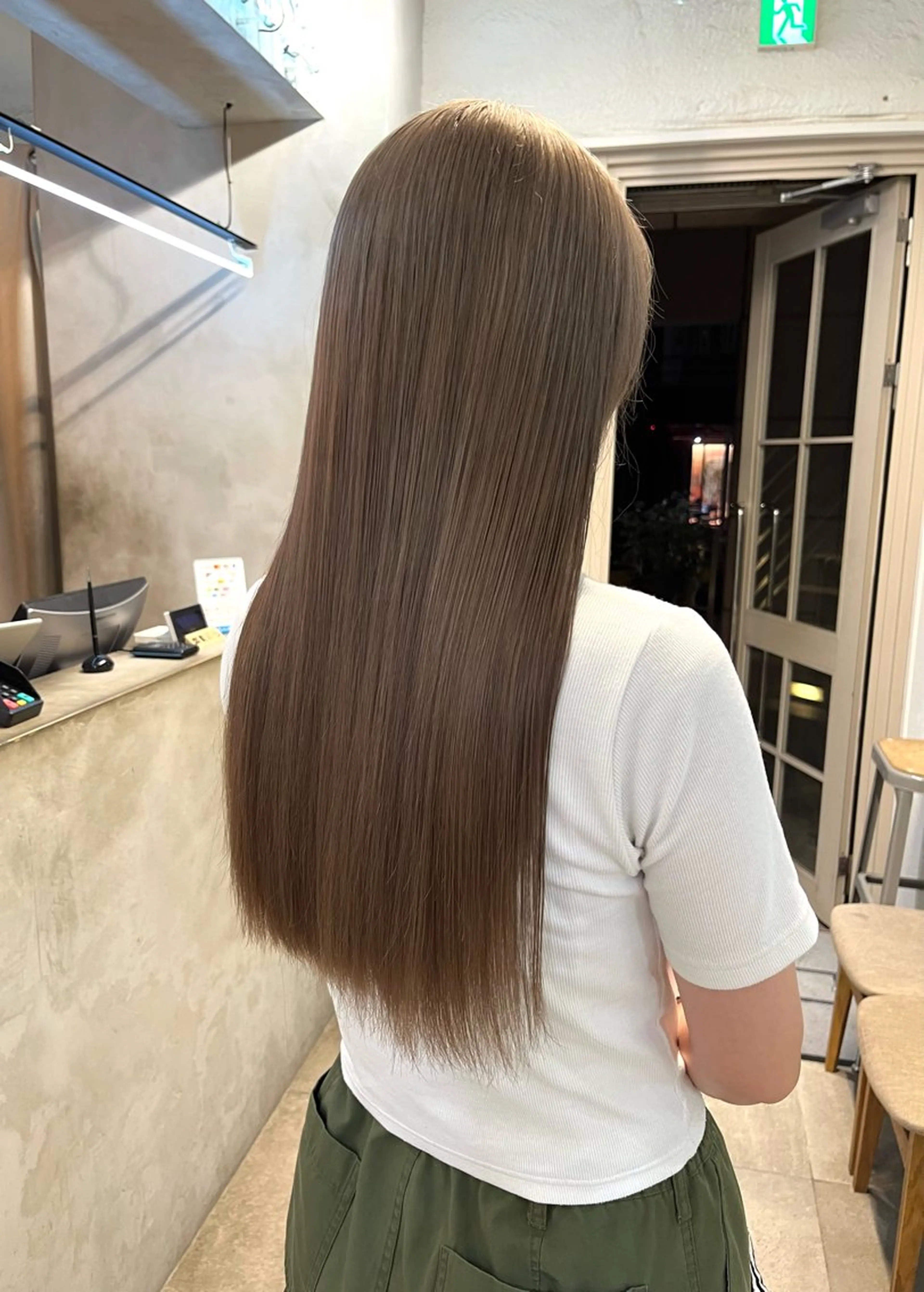 ロング カラー ベージュカラー ブリーチ ダブルカラー 赤み消しカラー/ オリーブ/トモキのヘアスタイル