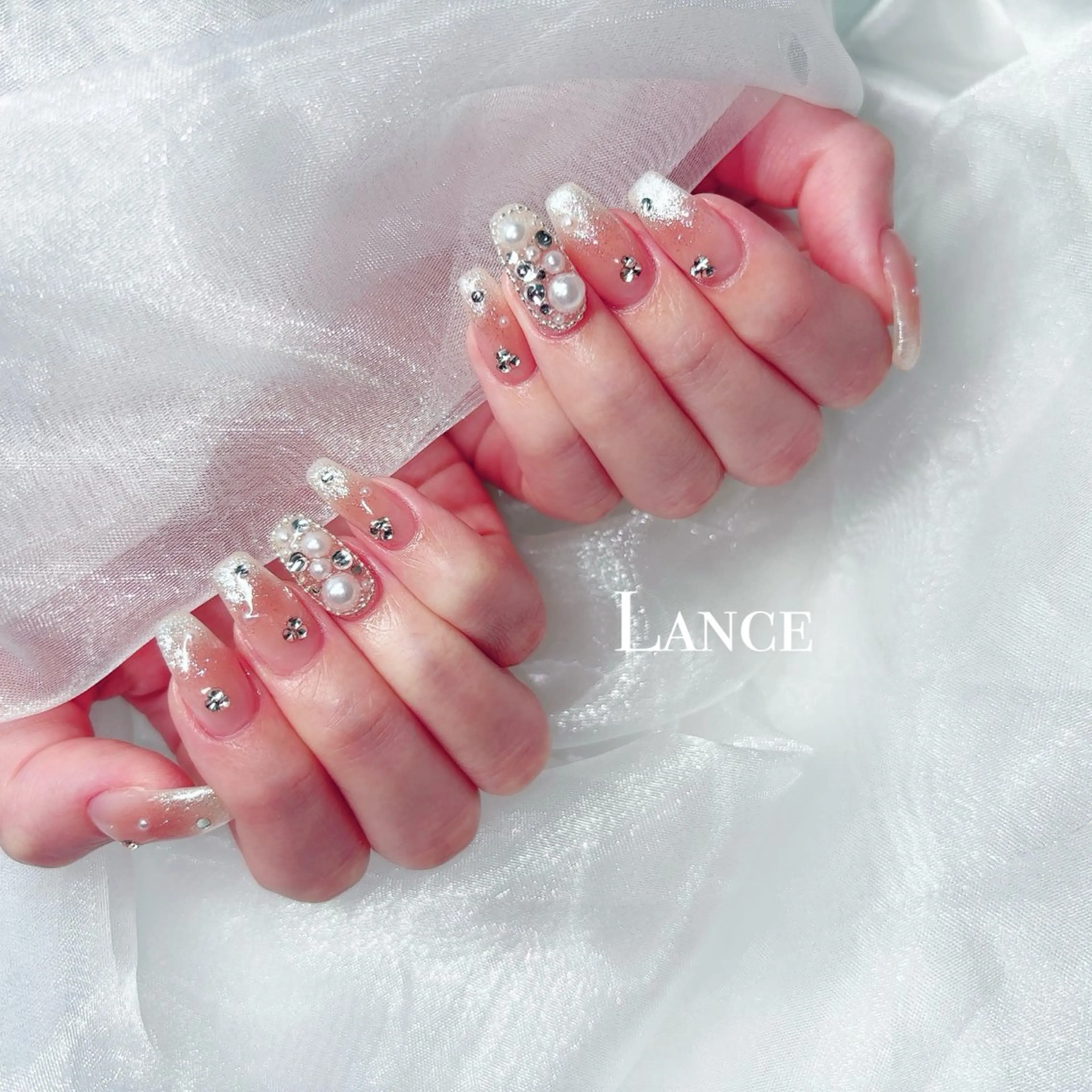 ネイル キラキラネイル 韓国ネイル 春ネイル ワンホンネイル 冬ネイル ハンドネイル Lance nailのネイルデザイン