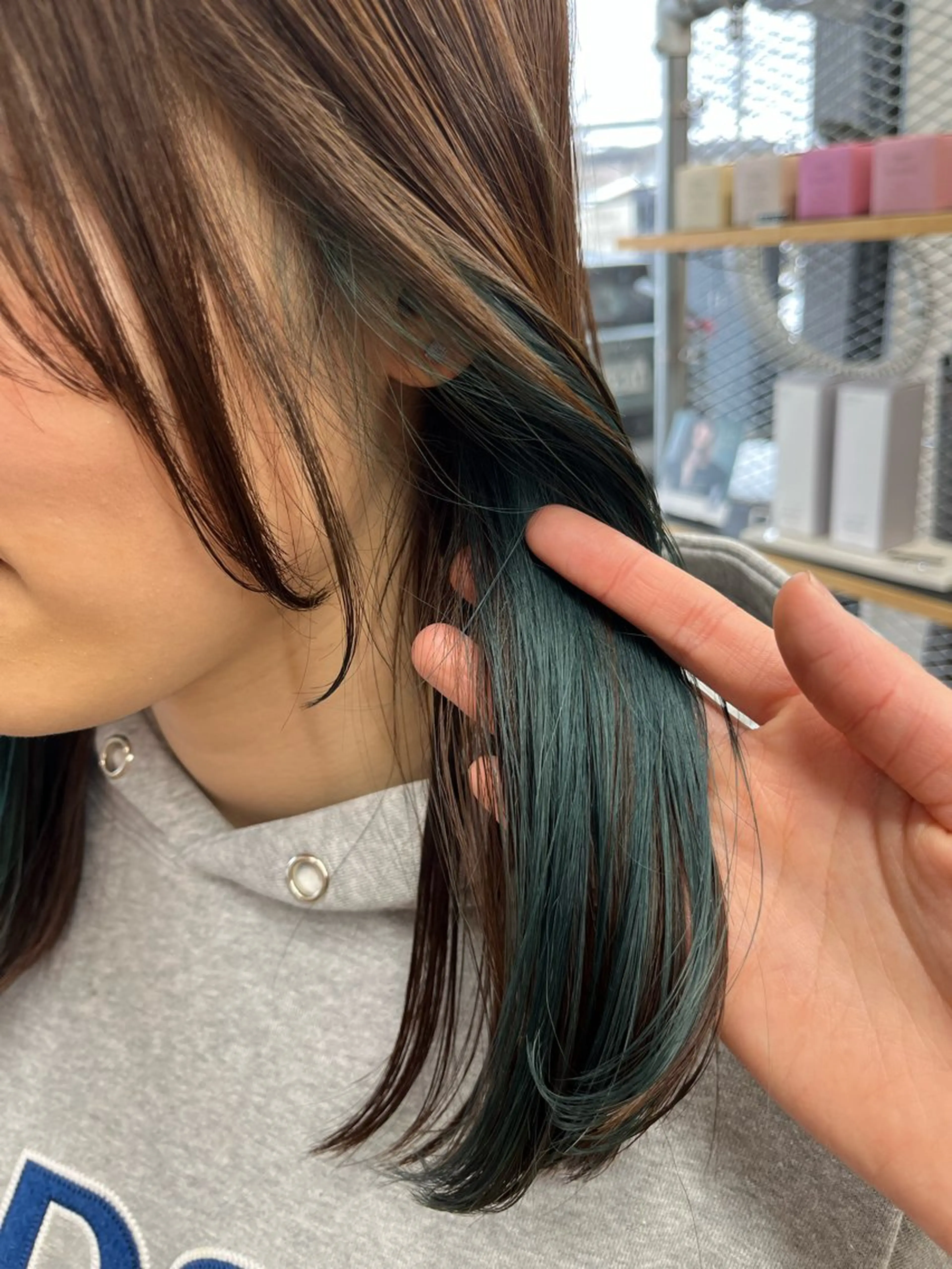 セミロング カラー ヘアカラー トリートメント LOBBY HIMERIのヘアスタイル