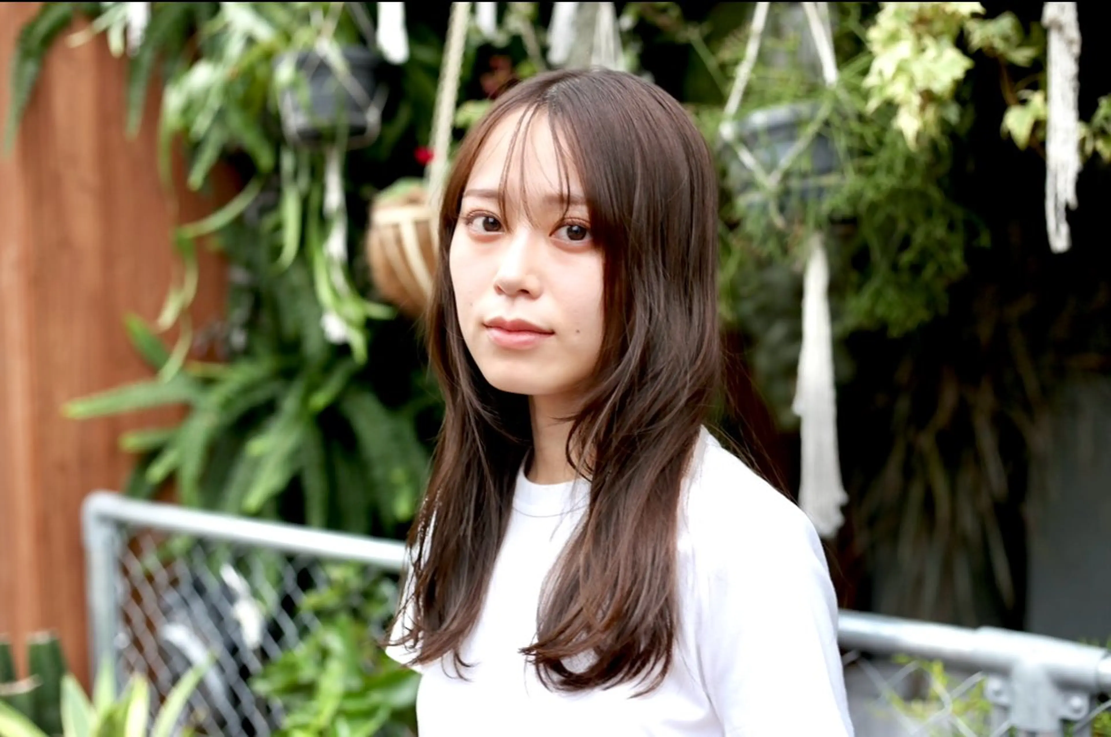 ロング カット ヘアカラー 弘瀬 佑愛のヘアスタイル