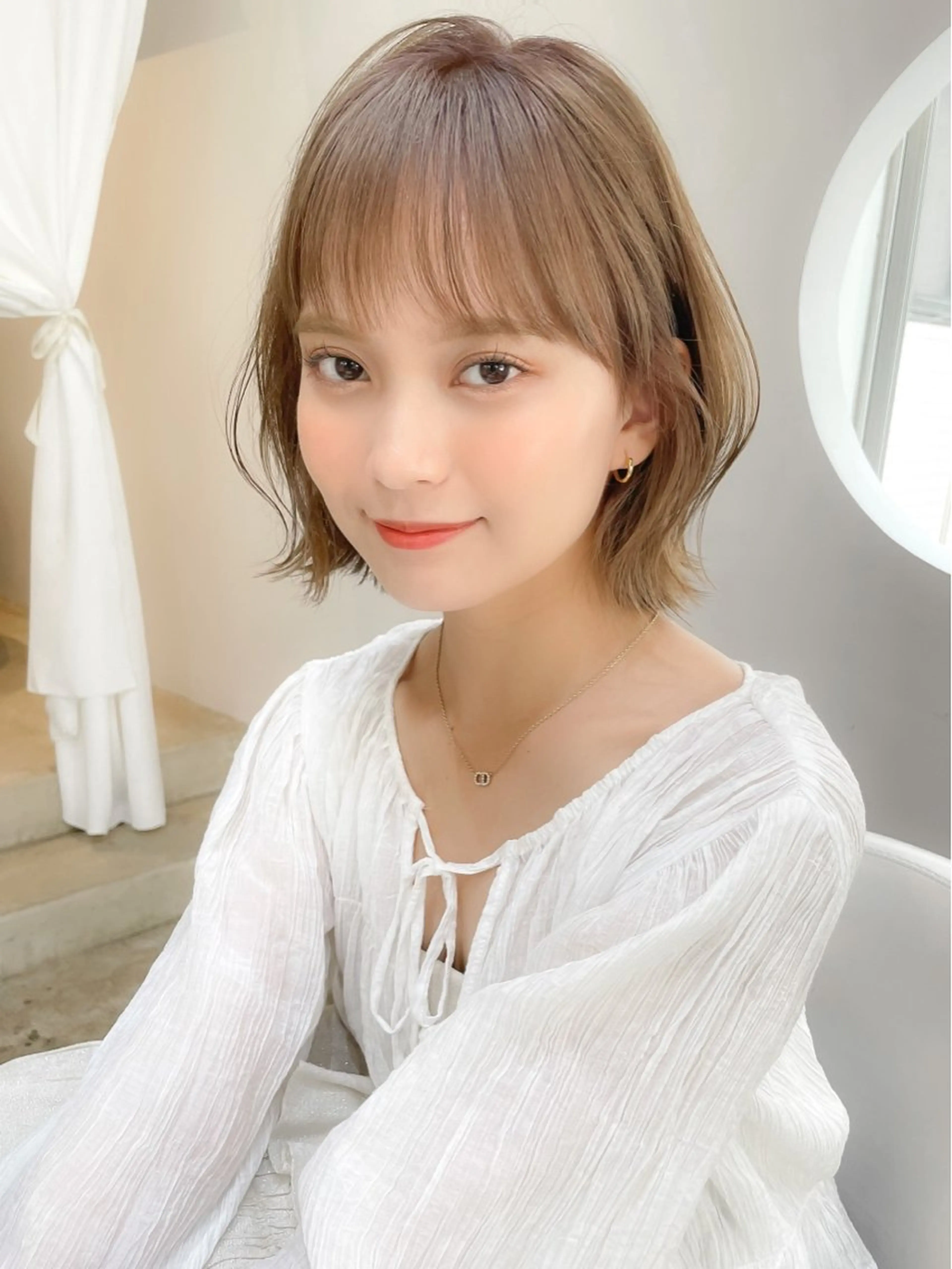 ショート カラー ブリーチ ケアブリーチ ダブルカラー ハイライトカラー イルミナカラー ミディアム/顔周り/ ベージュ🌼mayuのヘアスタイル