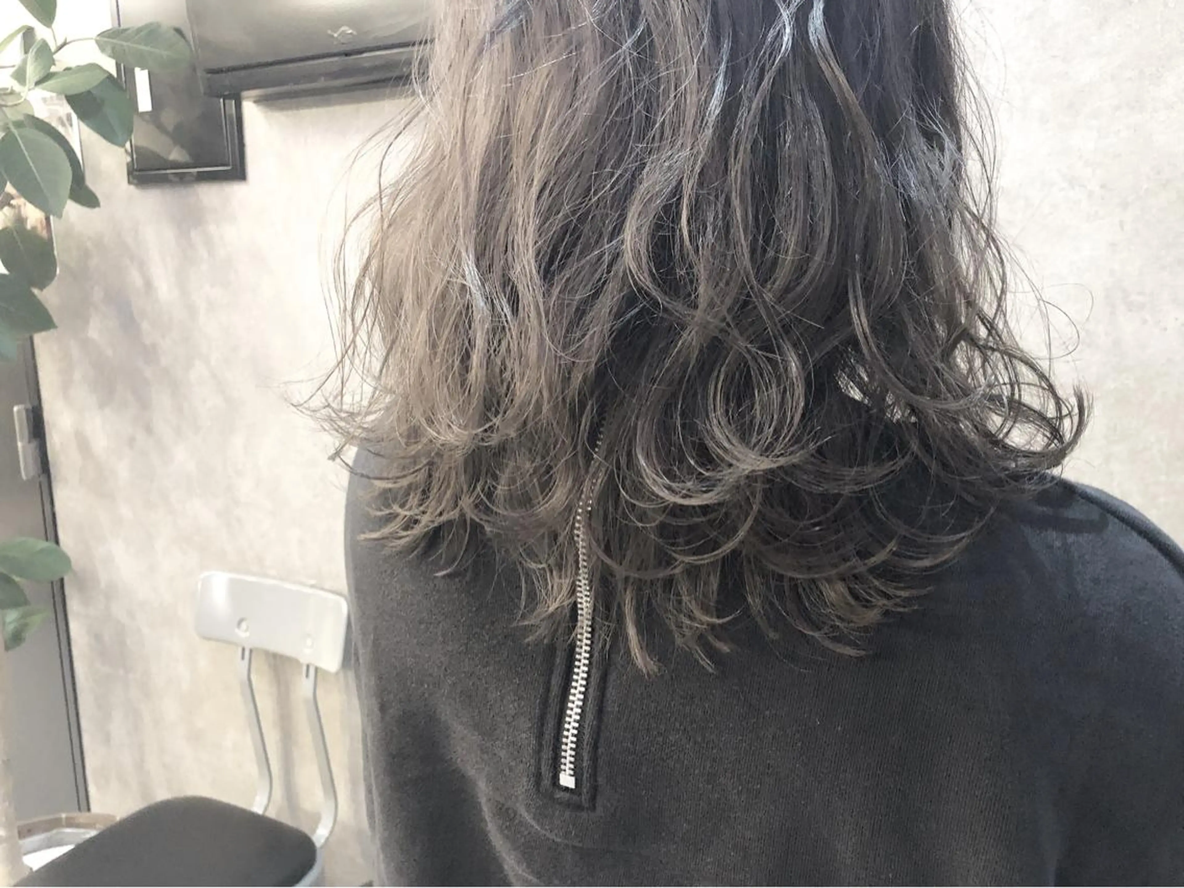 ミディアム カラー 顔周りレイヤー/韓国 ブリーチminamiのヘアスタイル