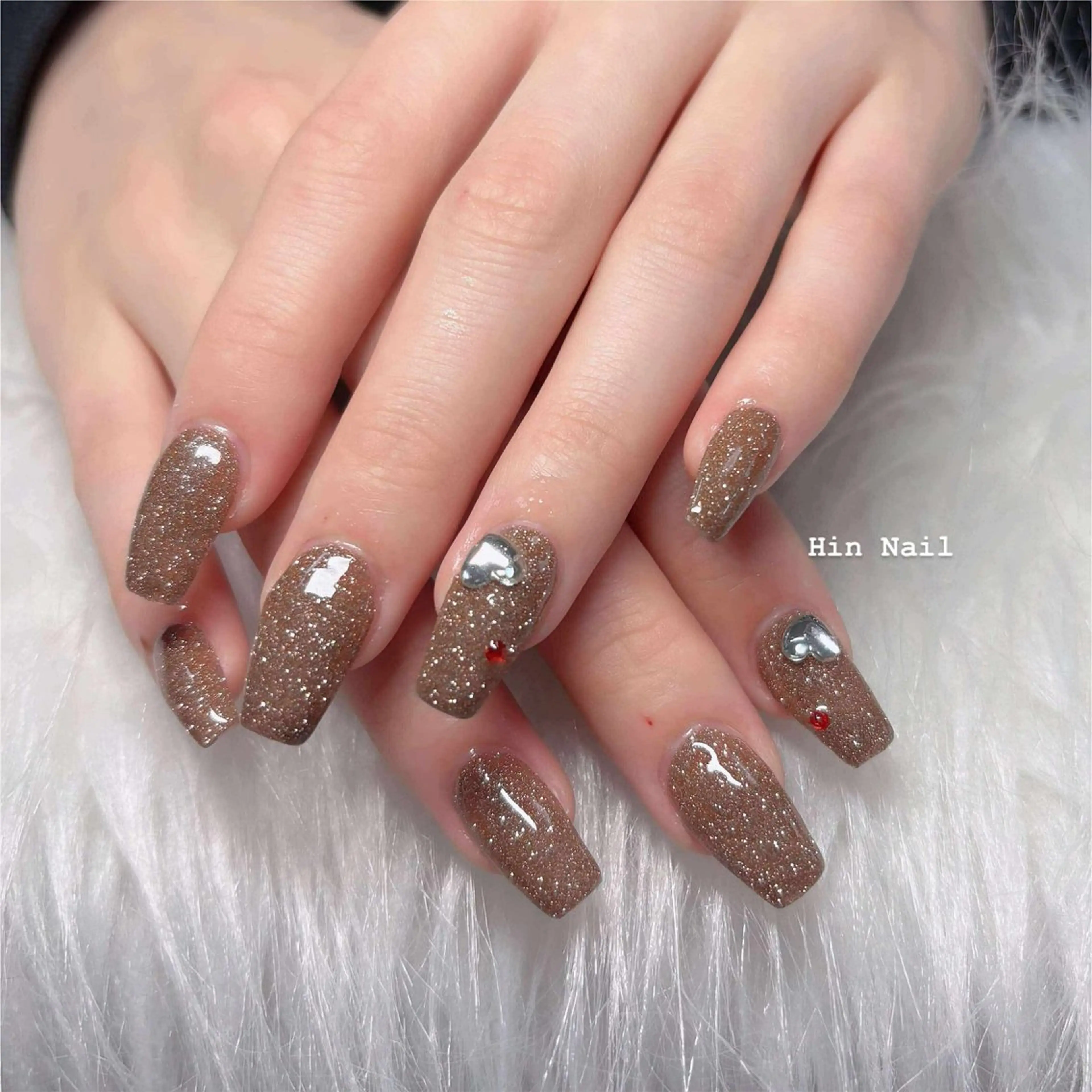 ネイル ストーンネイル ハンドネイル Hin Nailsのネイルデザイン