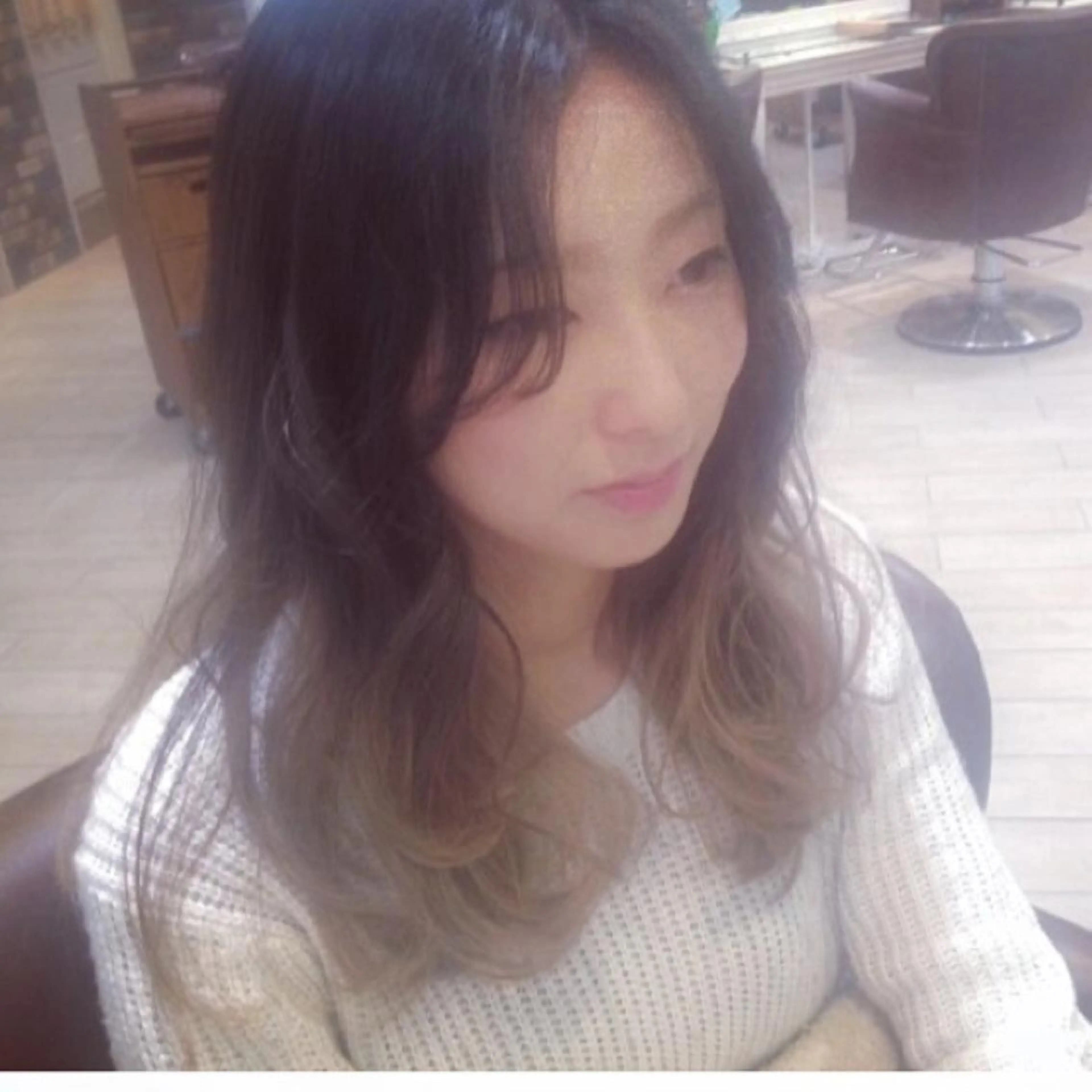 セミロング ロング カラー グラデーションカラー 江原 彩華のヘアスタイル