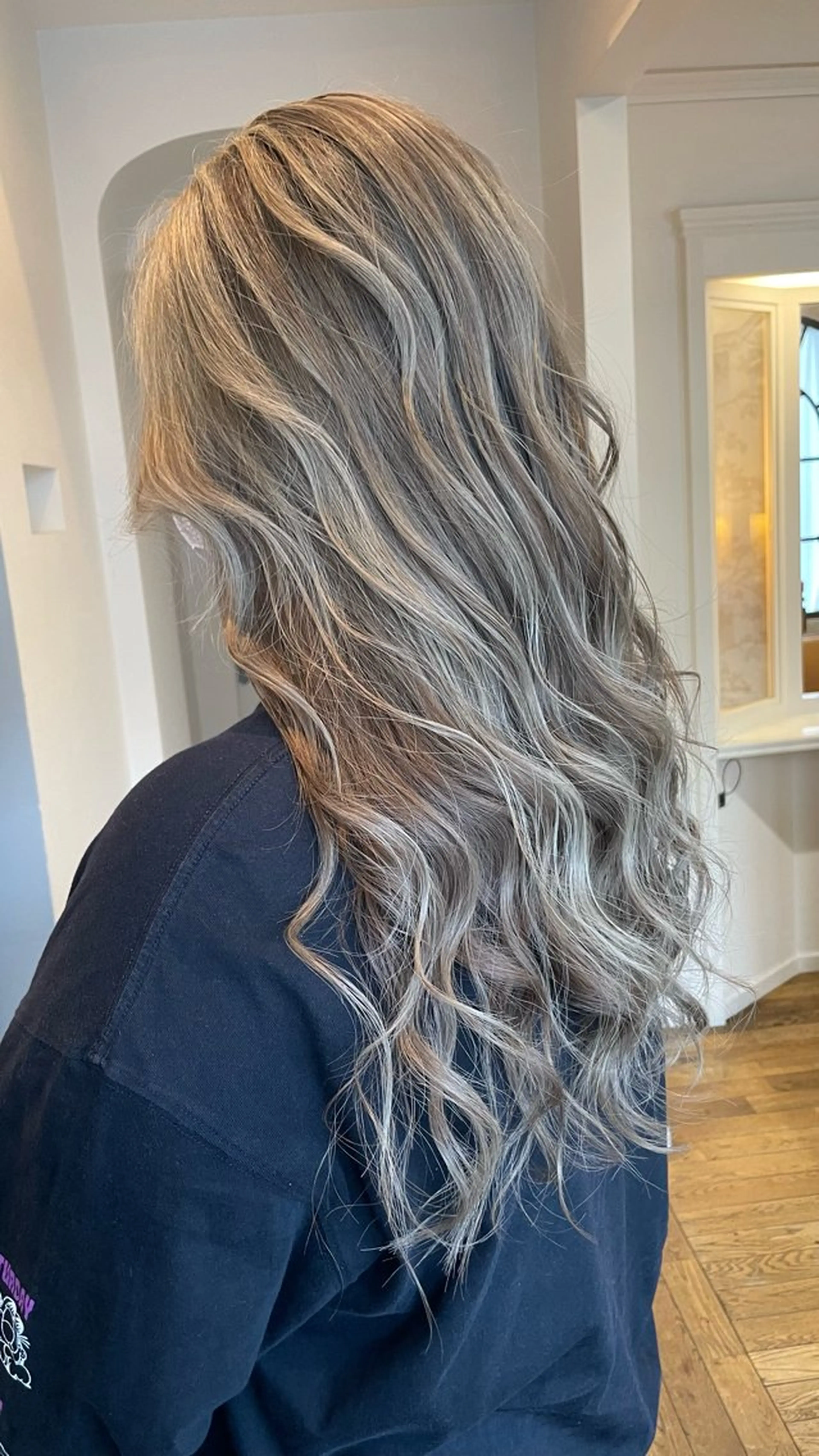 セミロング ヘアカラー トリートメント ブリーチ毛矯正.髪質 改善.髪にドラマをのヘアスタイル