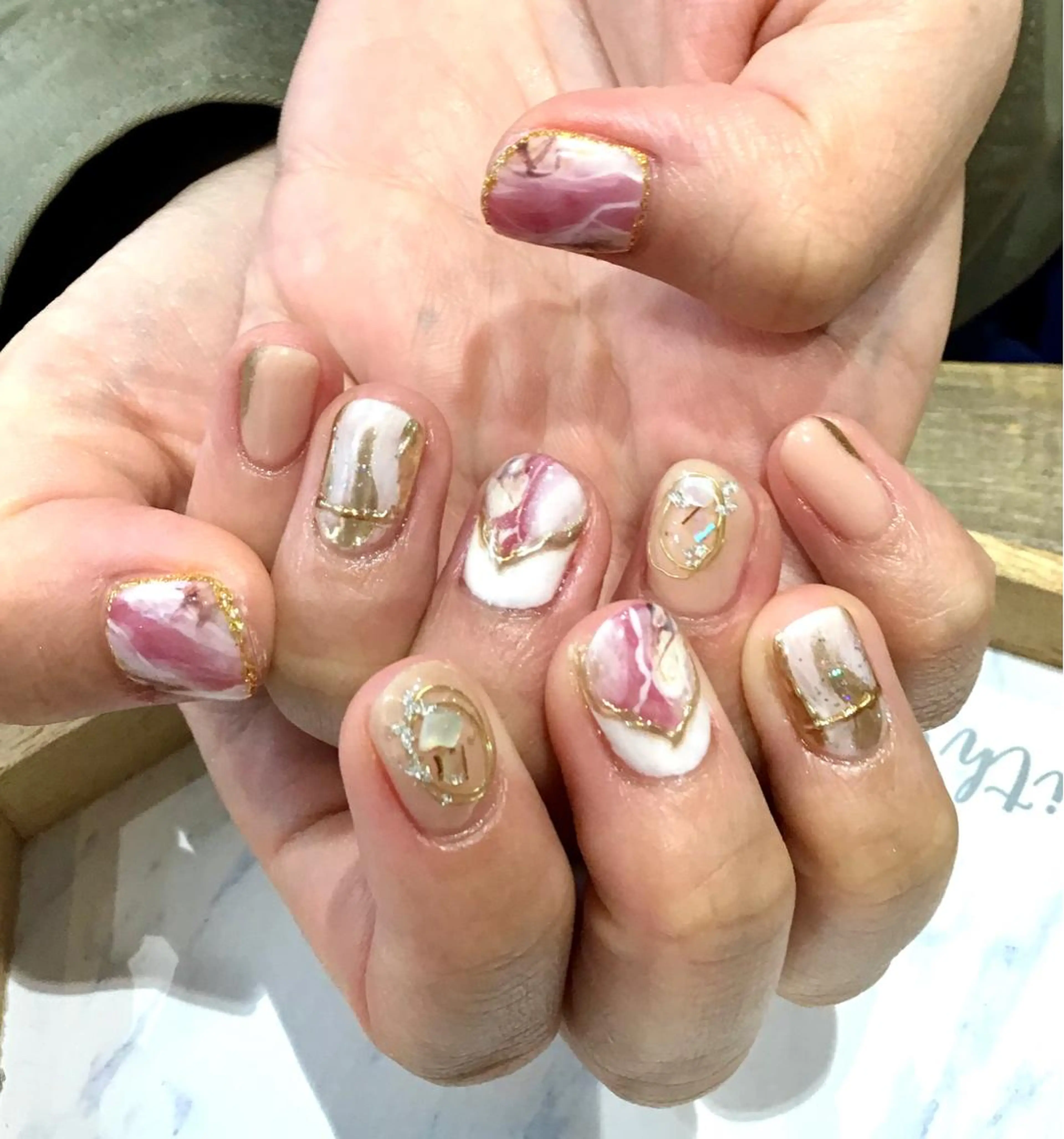 ネイル Nest 平出のネイルデザイン