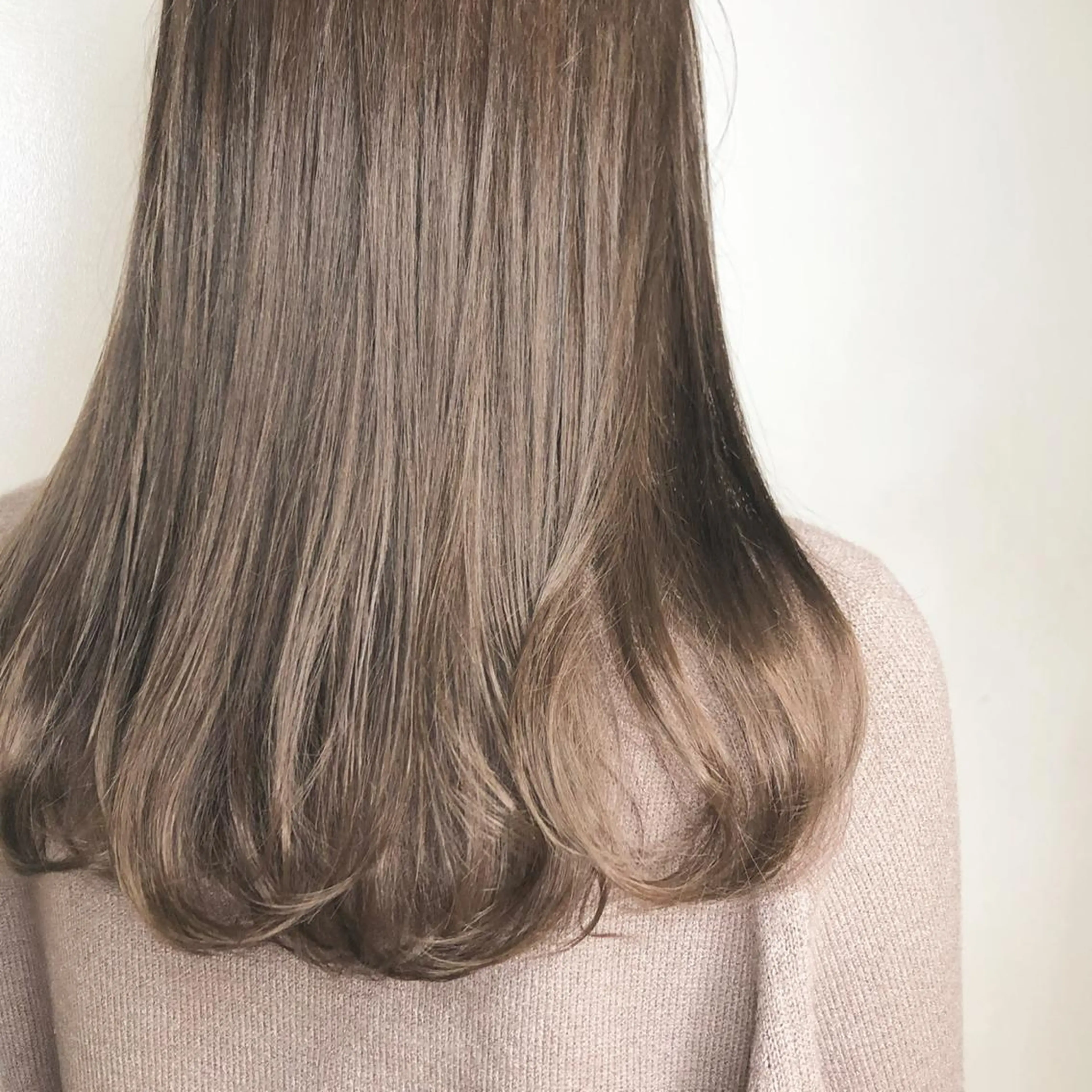 セミロング カラー ヘアアレンジ マツエク・マツパ アイブロウ ベージュカラー ブラウンカラー ブラウンベージュ カラーマツエク 透明感カラー🫧ヘア セット🫧松本菜月の眉毛・アイブロウイメージ