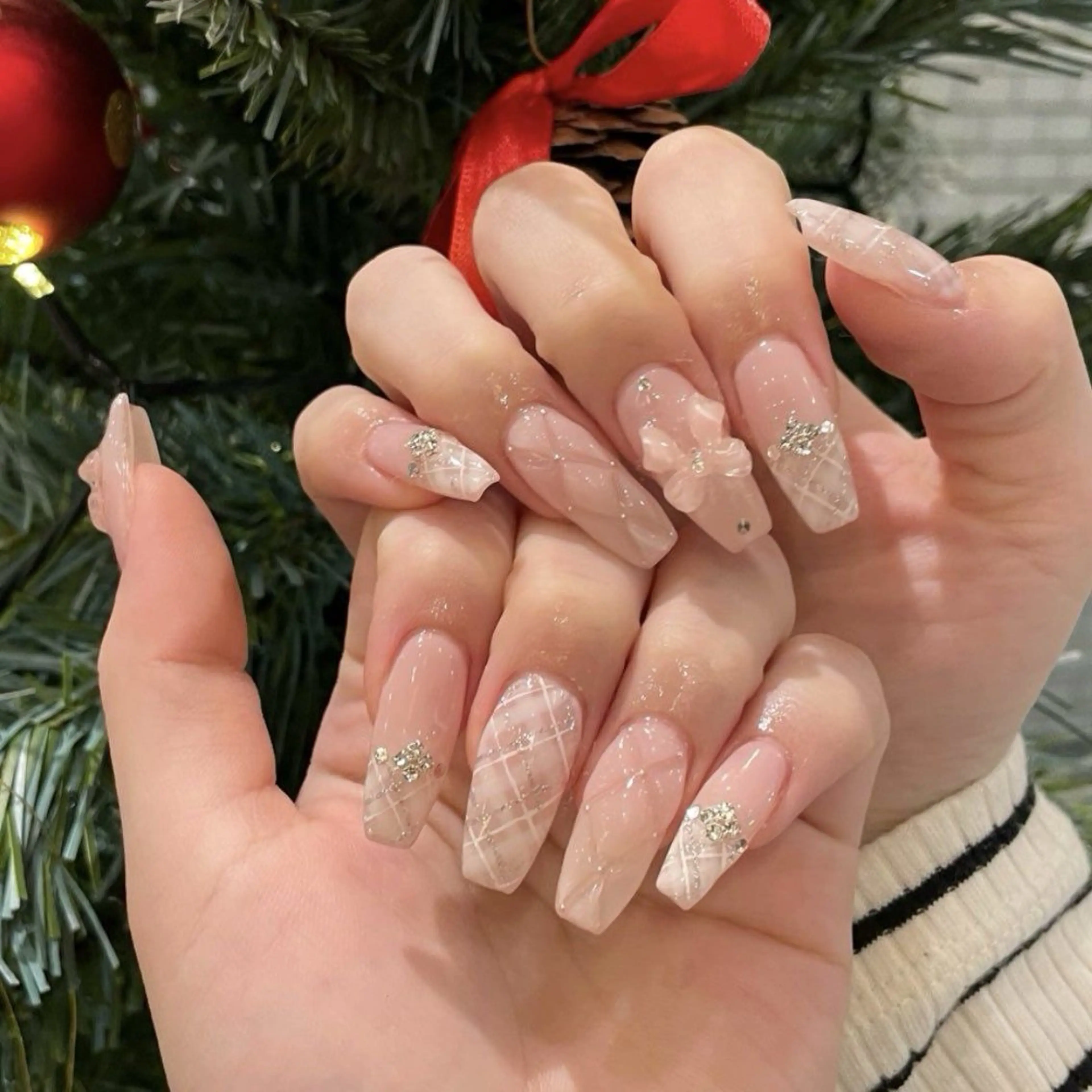 ネイル 長さ出し マグネットネイル ピンク ネイルチップ 冬ネイル Lee Nailsのネイルデザイン
