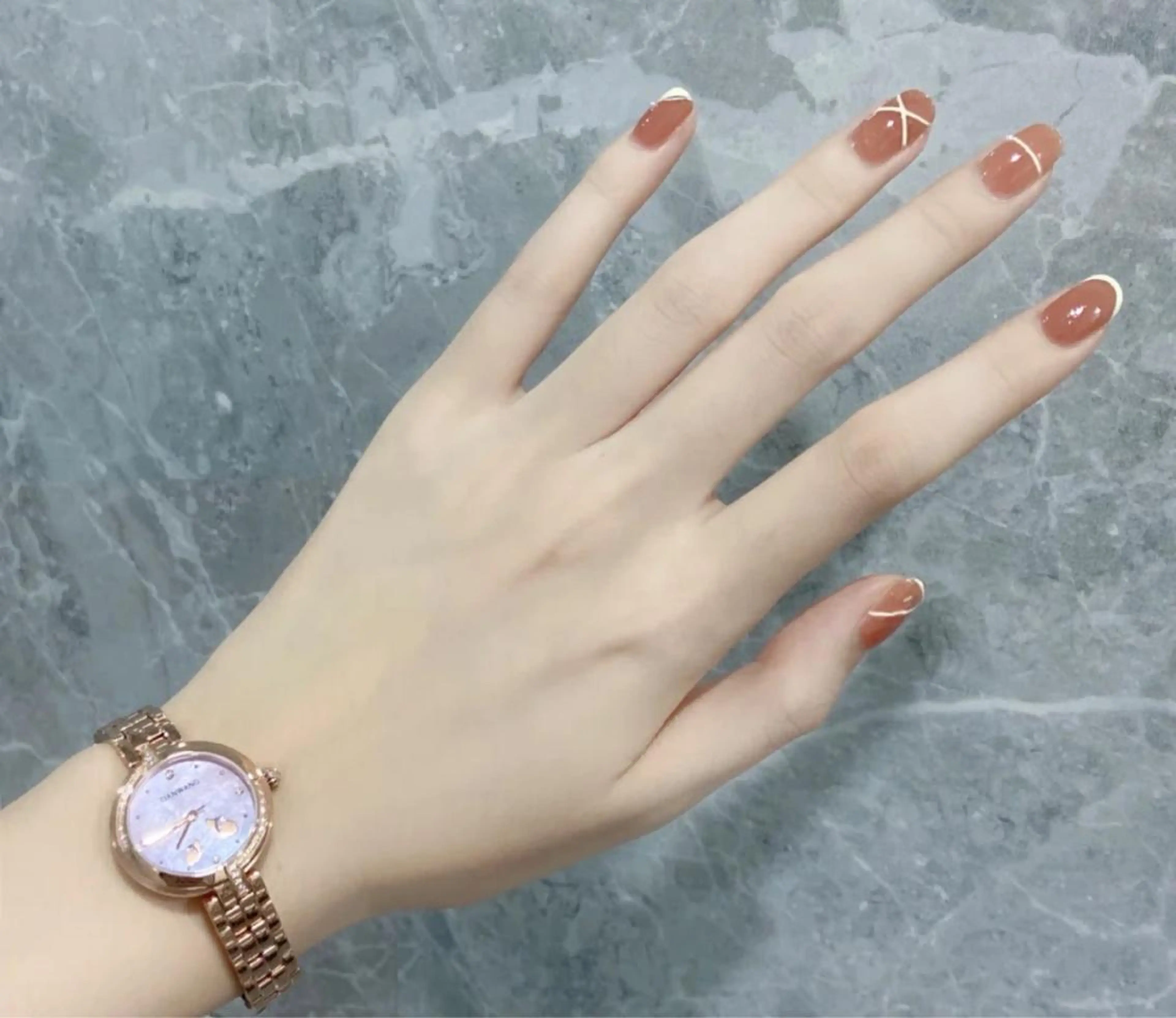 ネイル ハンドネイル Queens ciciのネイルデザイン