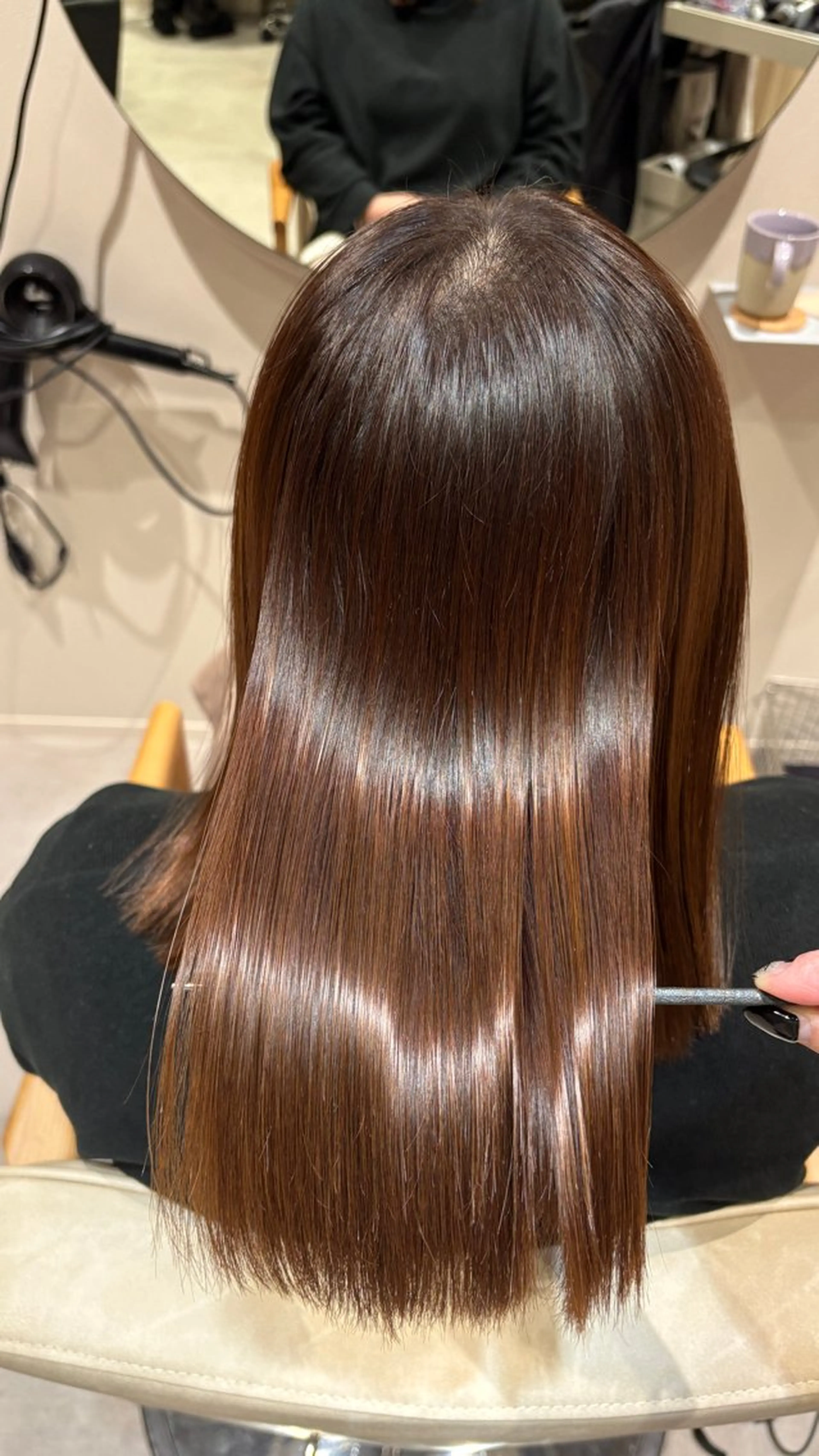 ミディアム 縮毛矯正 井山 葵のヘアスタイル