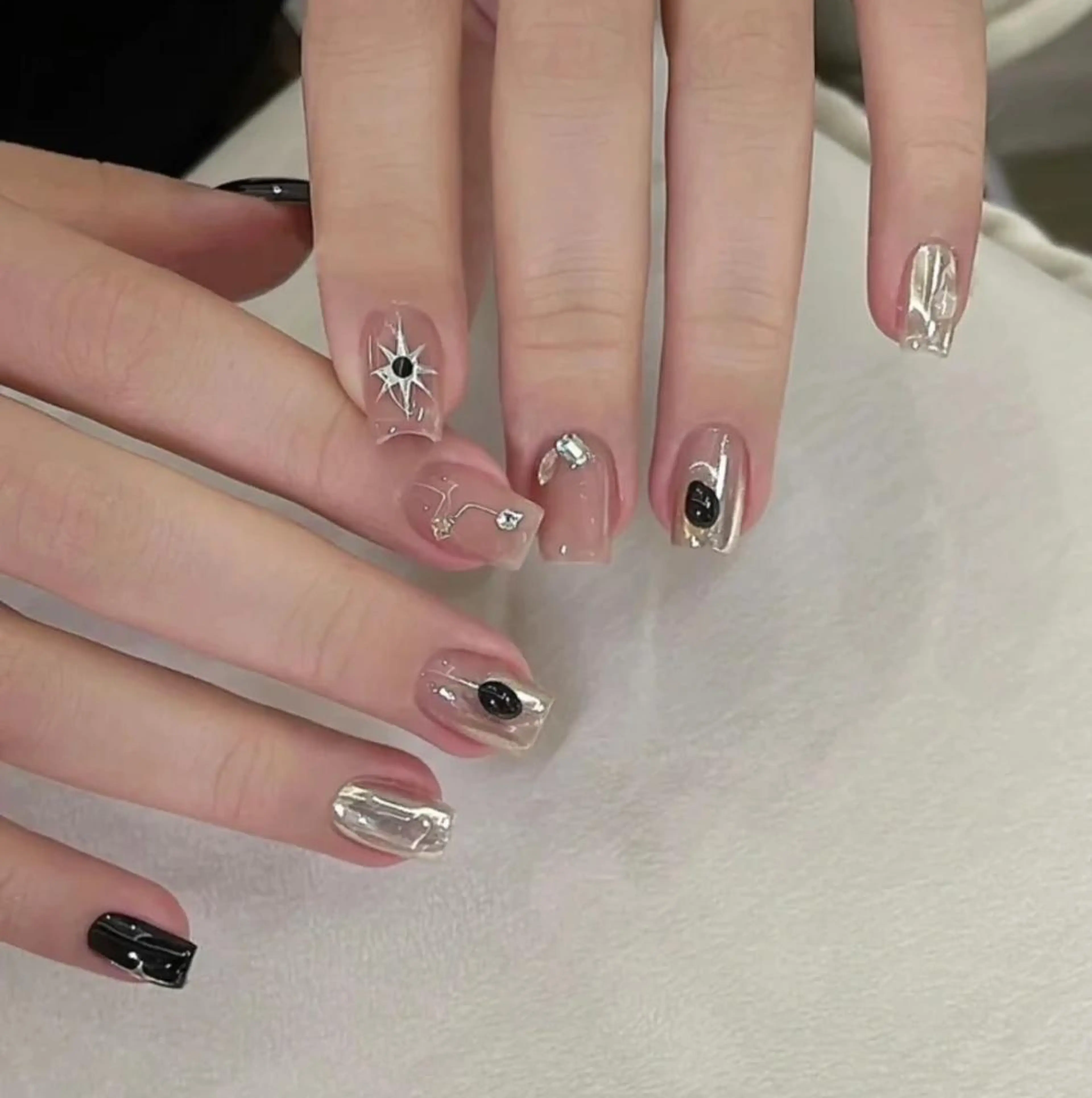 ネイル Queens みなみのネイルデザイン