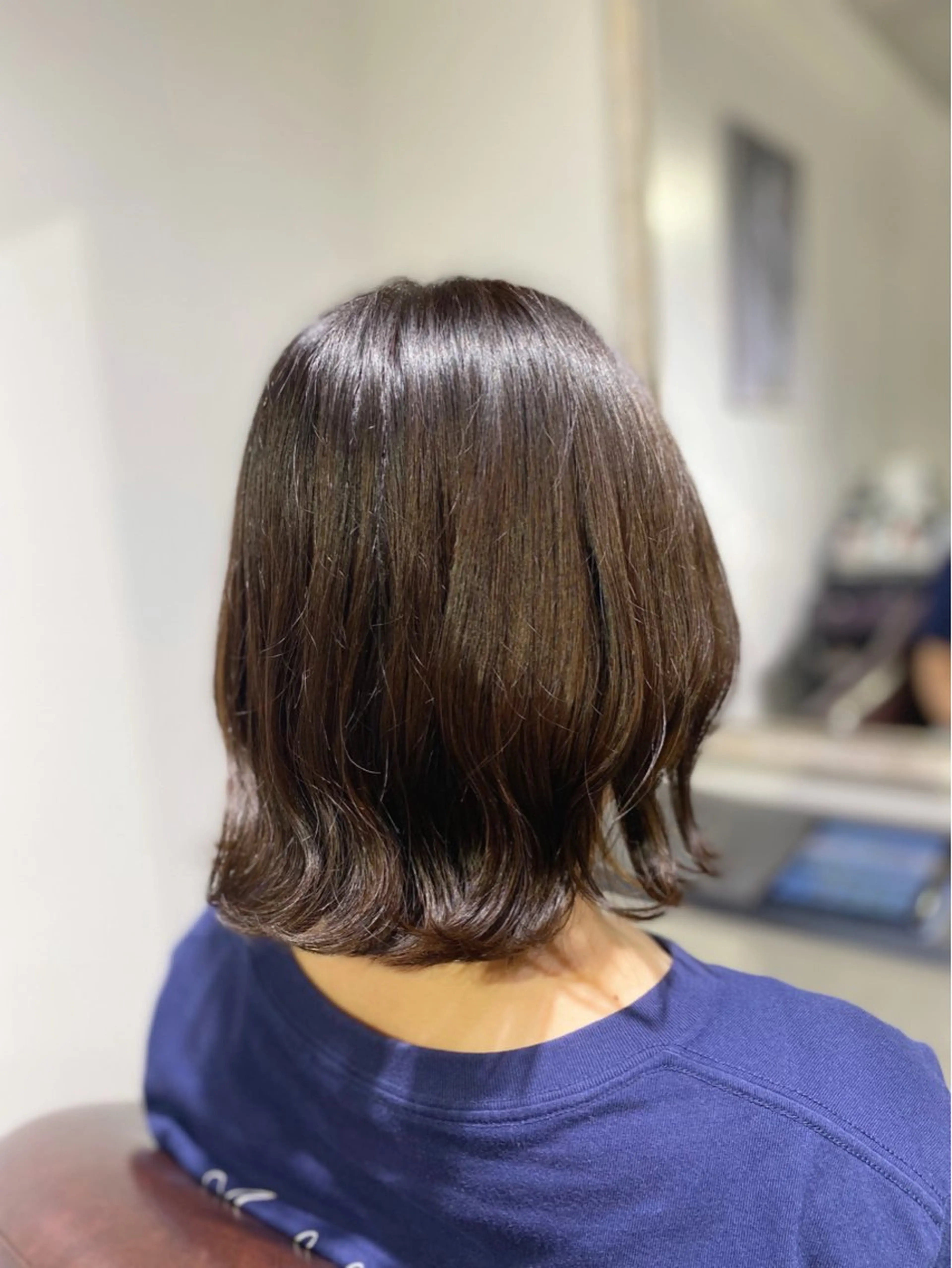 カラー 根本 真奈のヘアスタイル