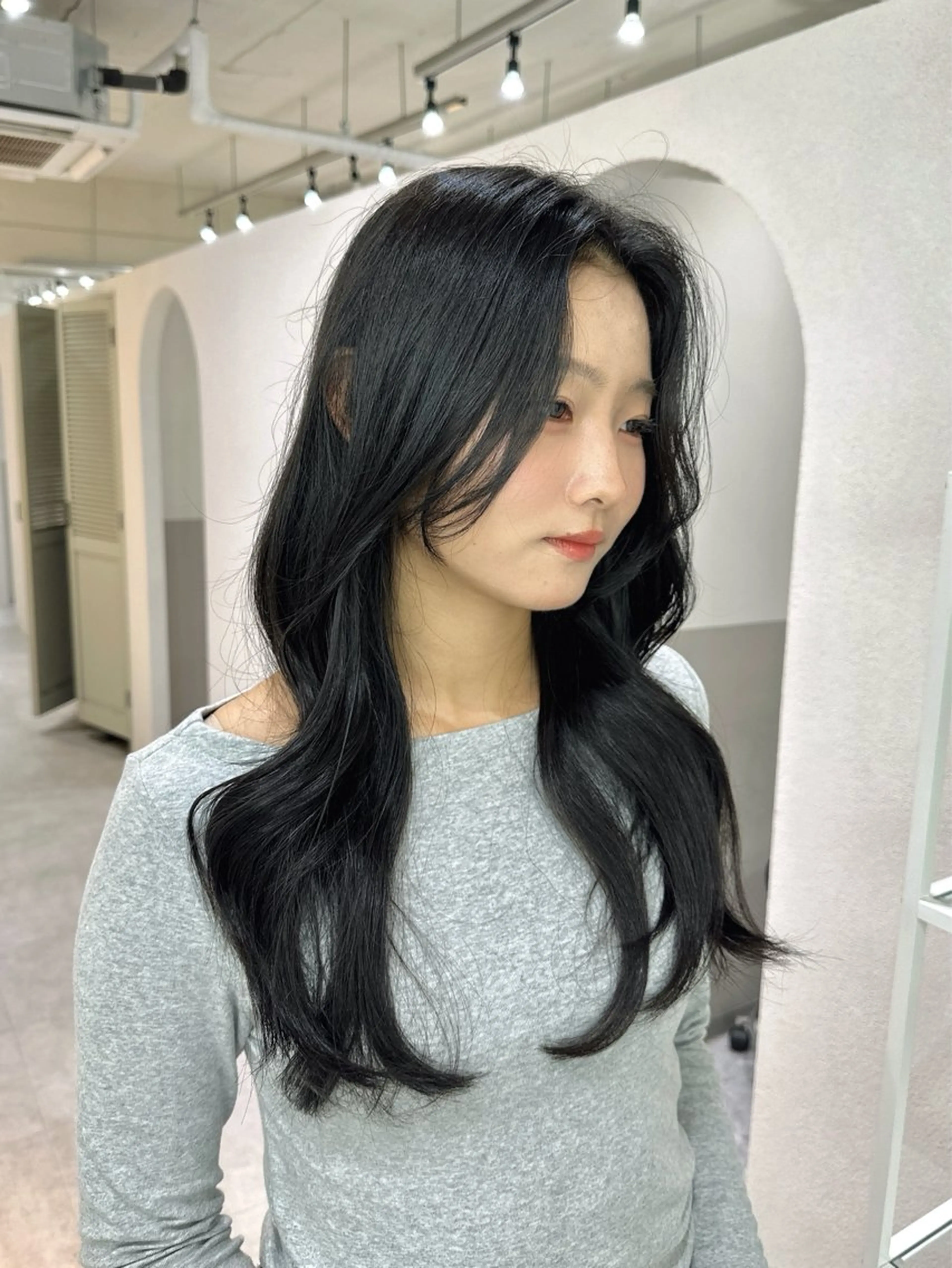 セミロング カラー 韓国レイヤー透明感 カラーヨウスケのヘアスタイル