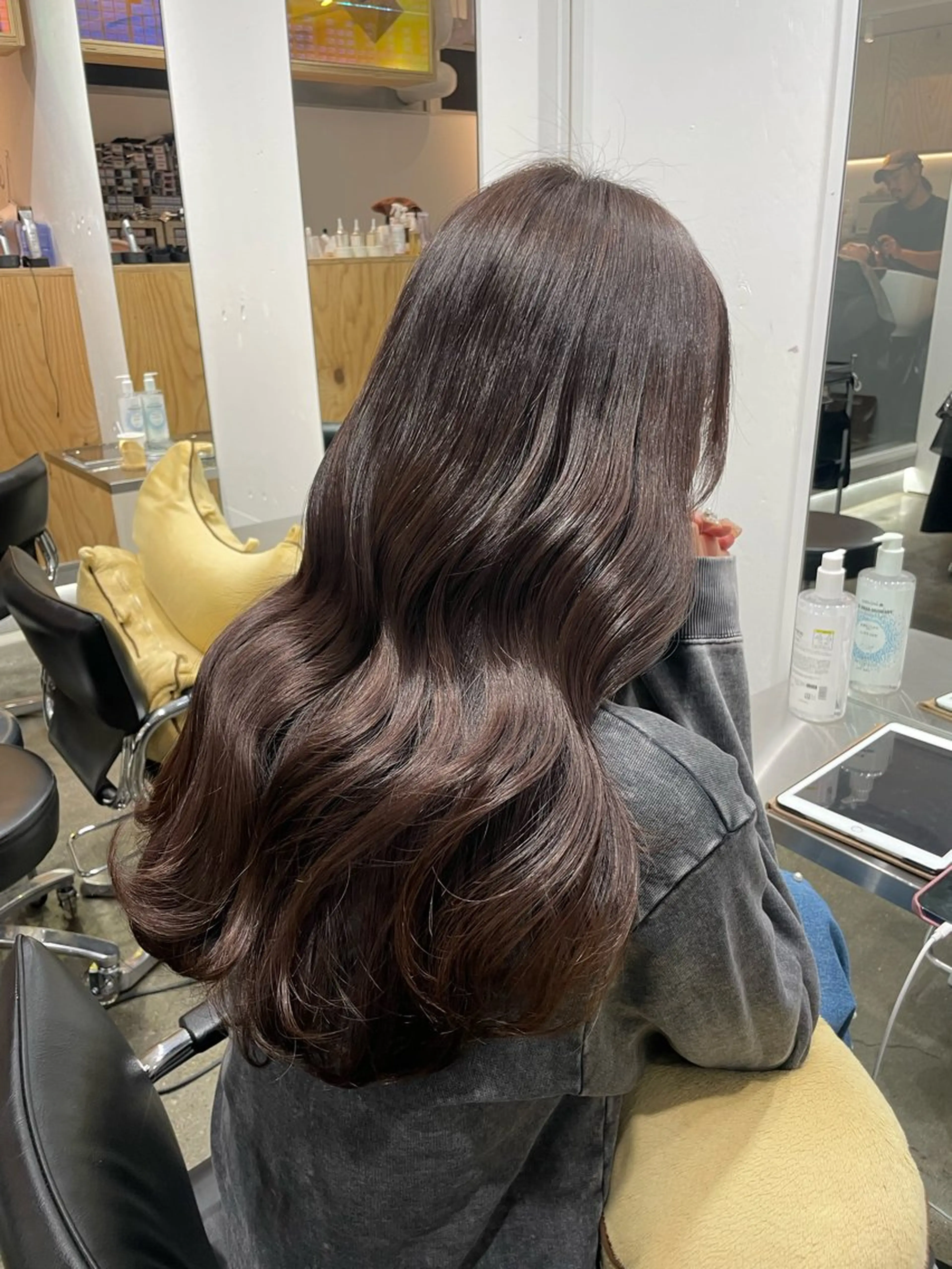 ロング カラー アディクシーカラー ブラウンカラー イルミナカラー ラベンダーカラー くびれヘア ♡🪞韓国スタイル/ MISATO🪞♡のヘアスタイル