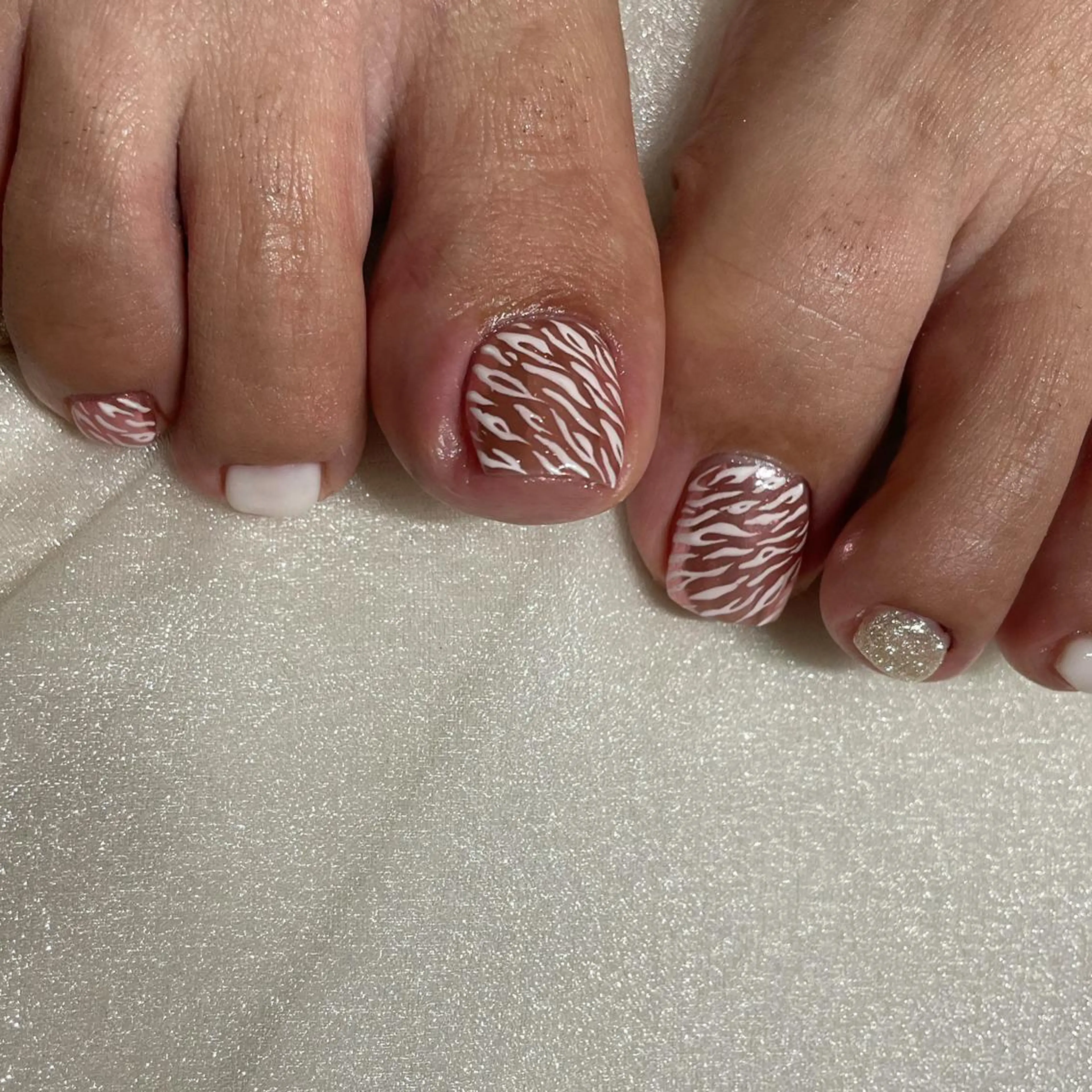 ネイル アニマル柄 ミラーネイル ピンク フットネイル lylynail YUUKAのネイルデザイン