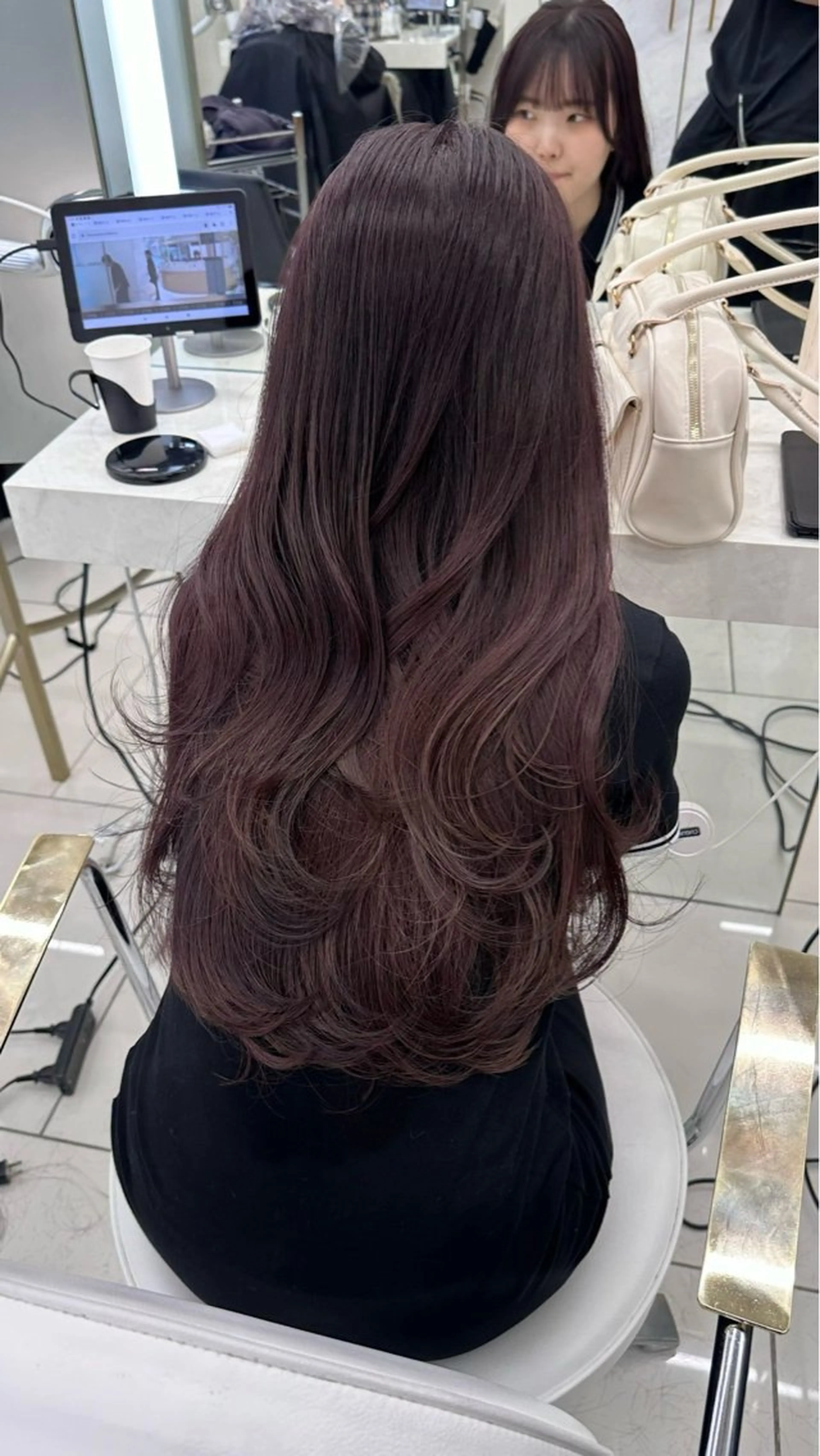 ロング ブリーチカラー COA YUZUのヘアスタイル