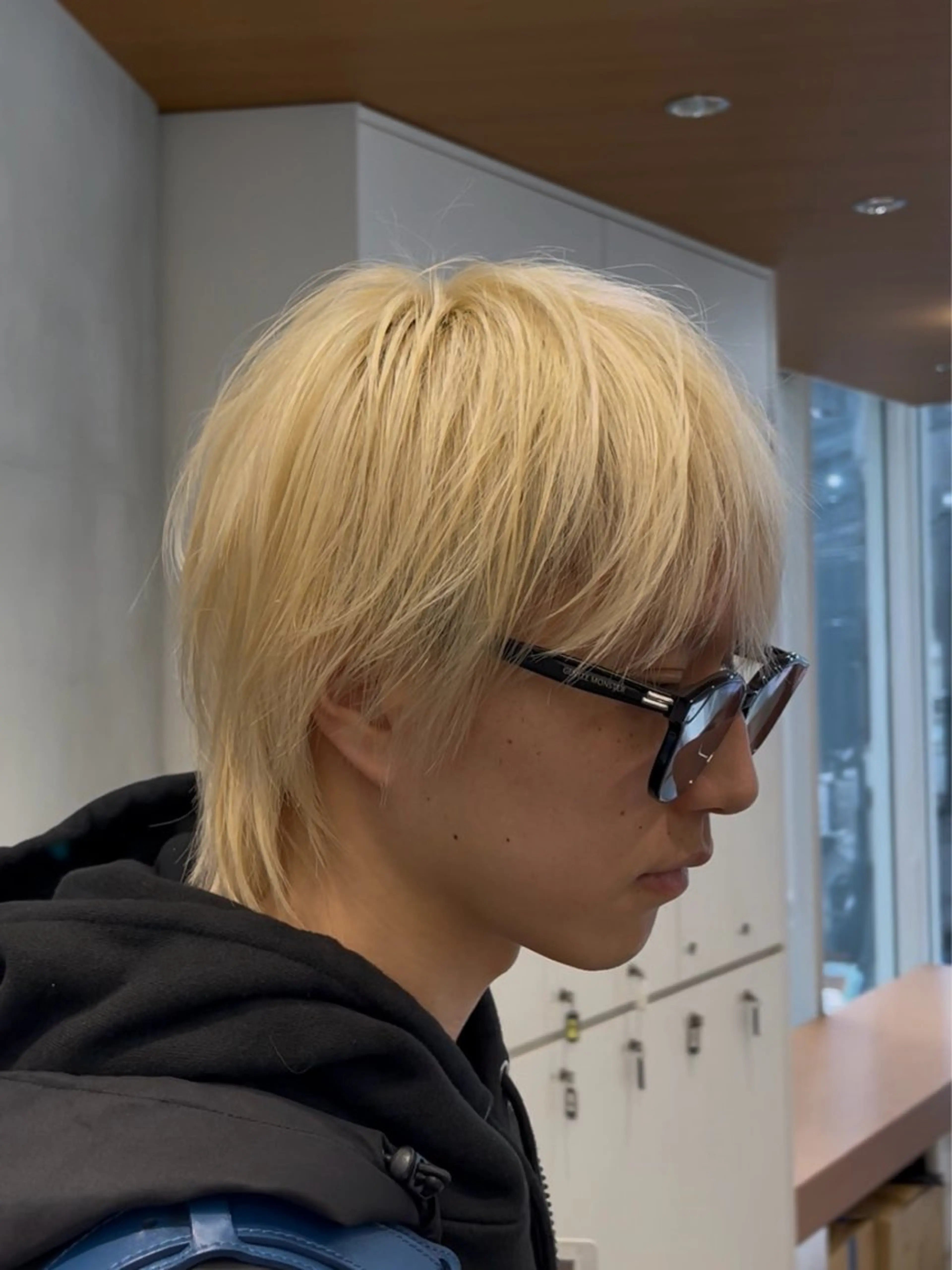 ショート カラー メンズ メンズブリーチ メンズハイトーン ブリーチ ハイトーンカラー ブリーチカラー🌈 ウルフカット🐺のヘアスタイル