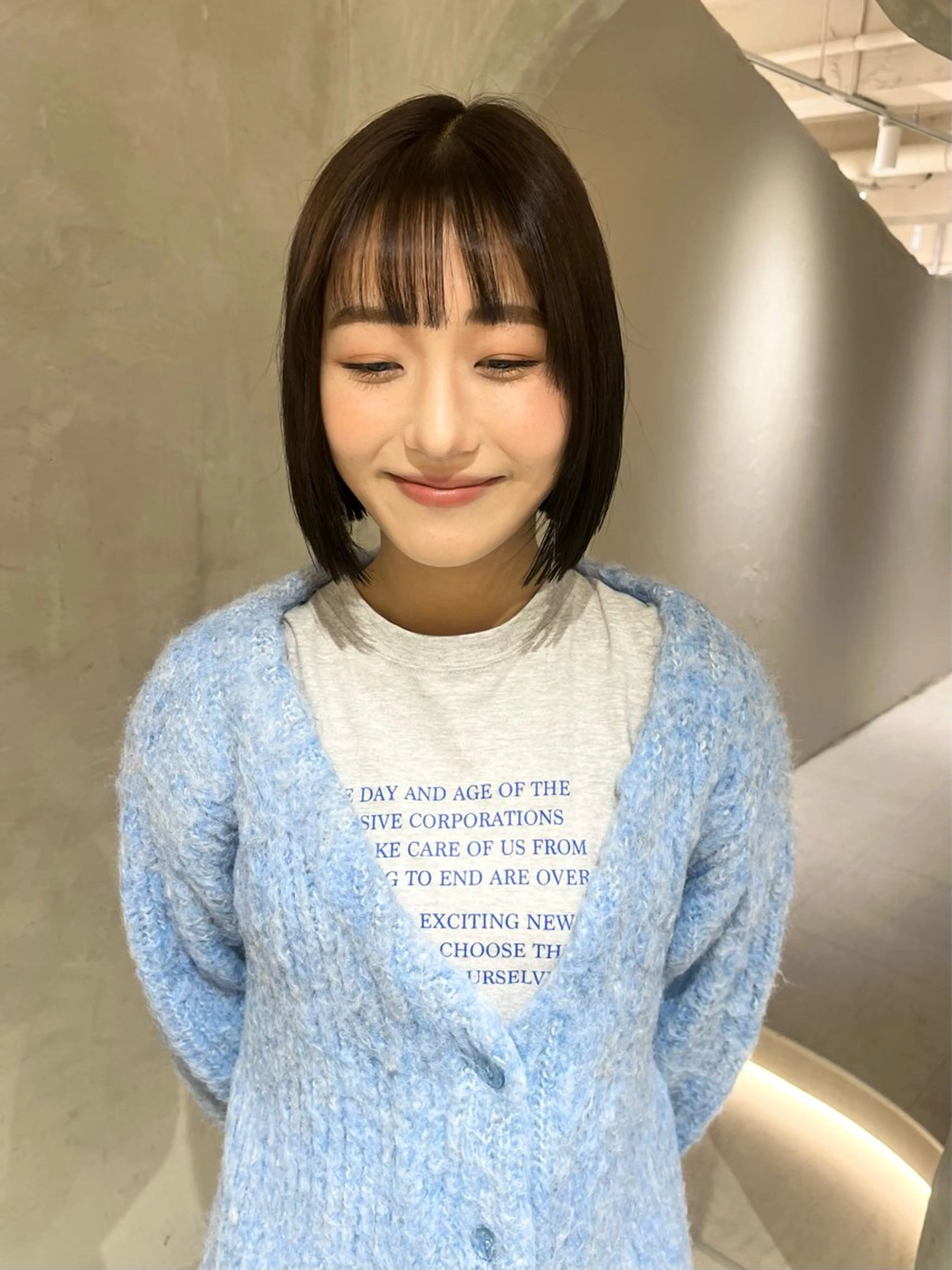 ミディアム カラー カット ヘアカラー トリートメント 切りっぱなしボブ/ 艶カラー/綾莉のヘアスタイル