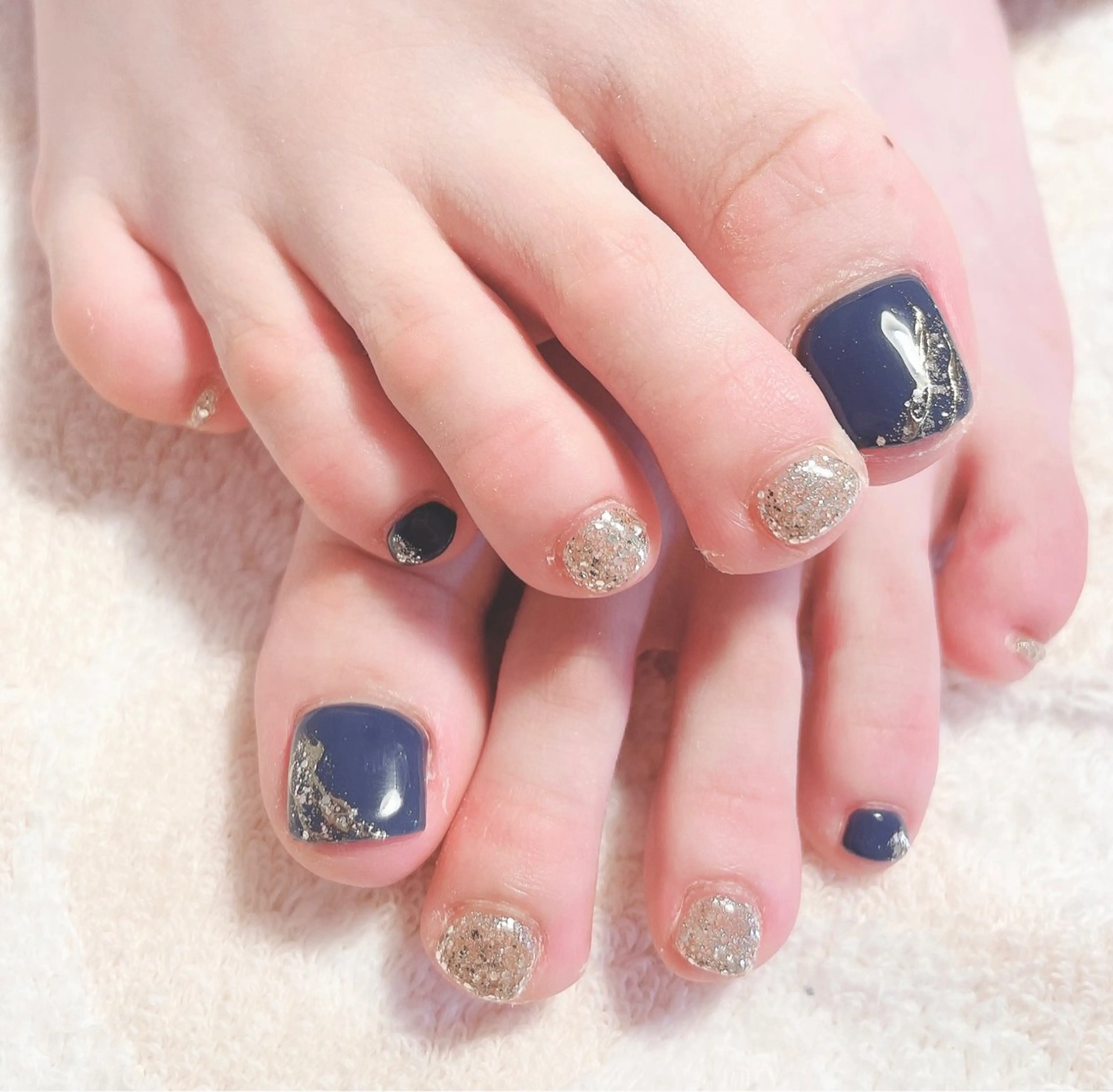 【ご新規様オフ無料】フット🦶シンプルコース( アート2本 )の写真