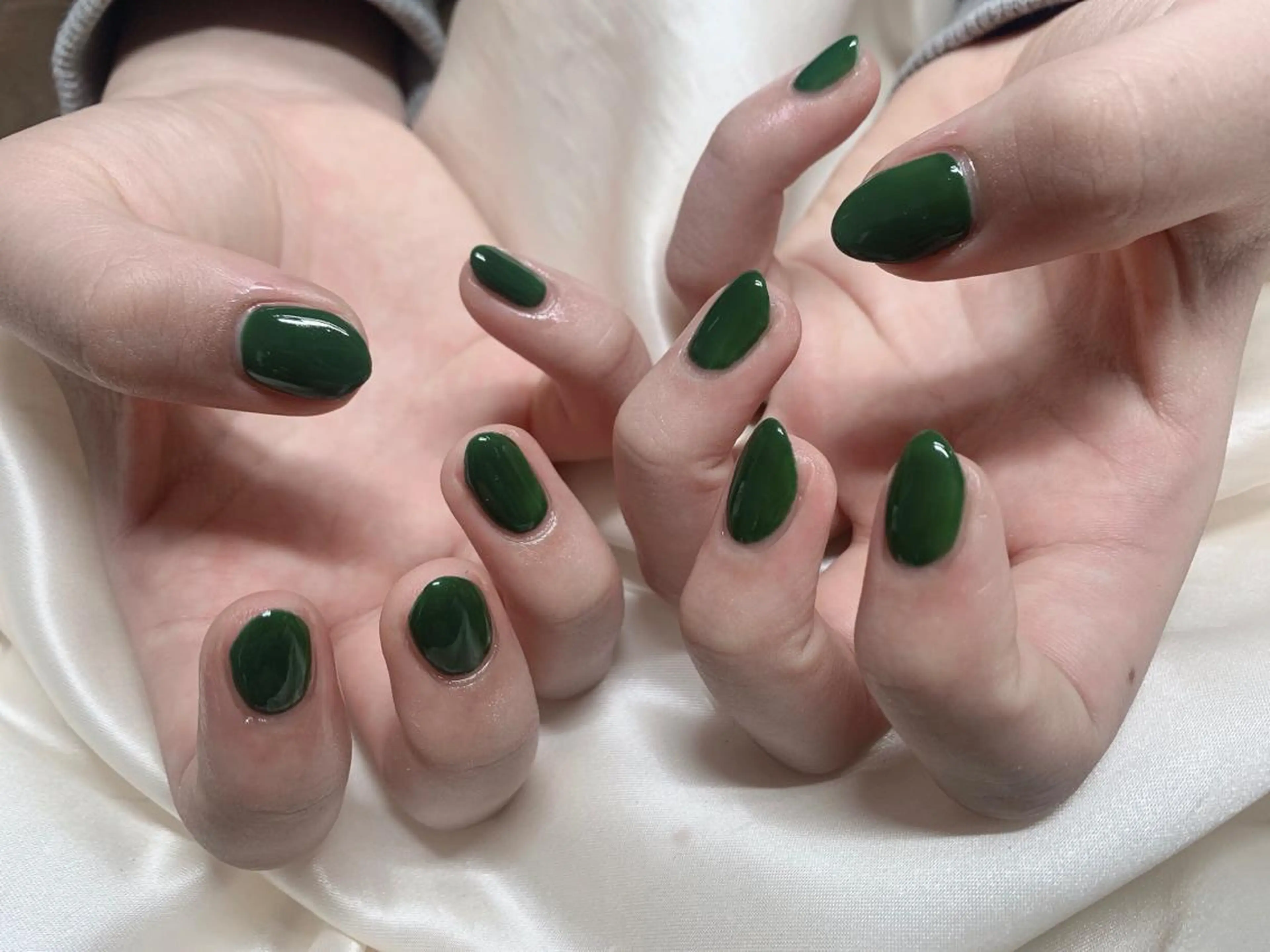 ネイル グリーン ハンドネイル mogunail &blowのネイルデザイン