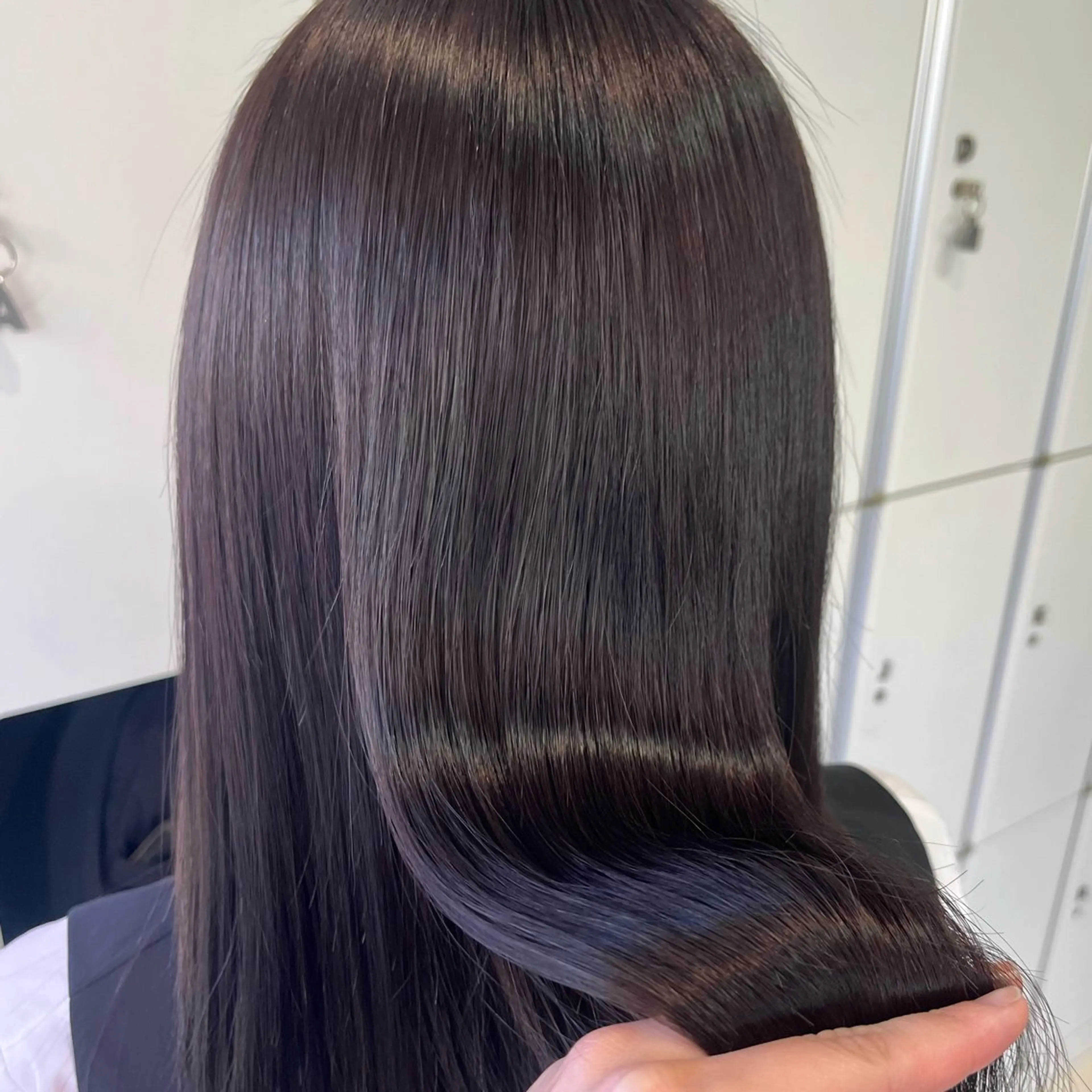 カラー パーマ 縮毛矯正 ヘアカラー 縮毛矯正 レイヤーカット/ フェミニン💕/鏡のヘアスタイル