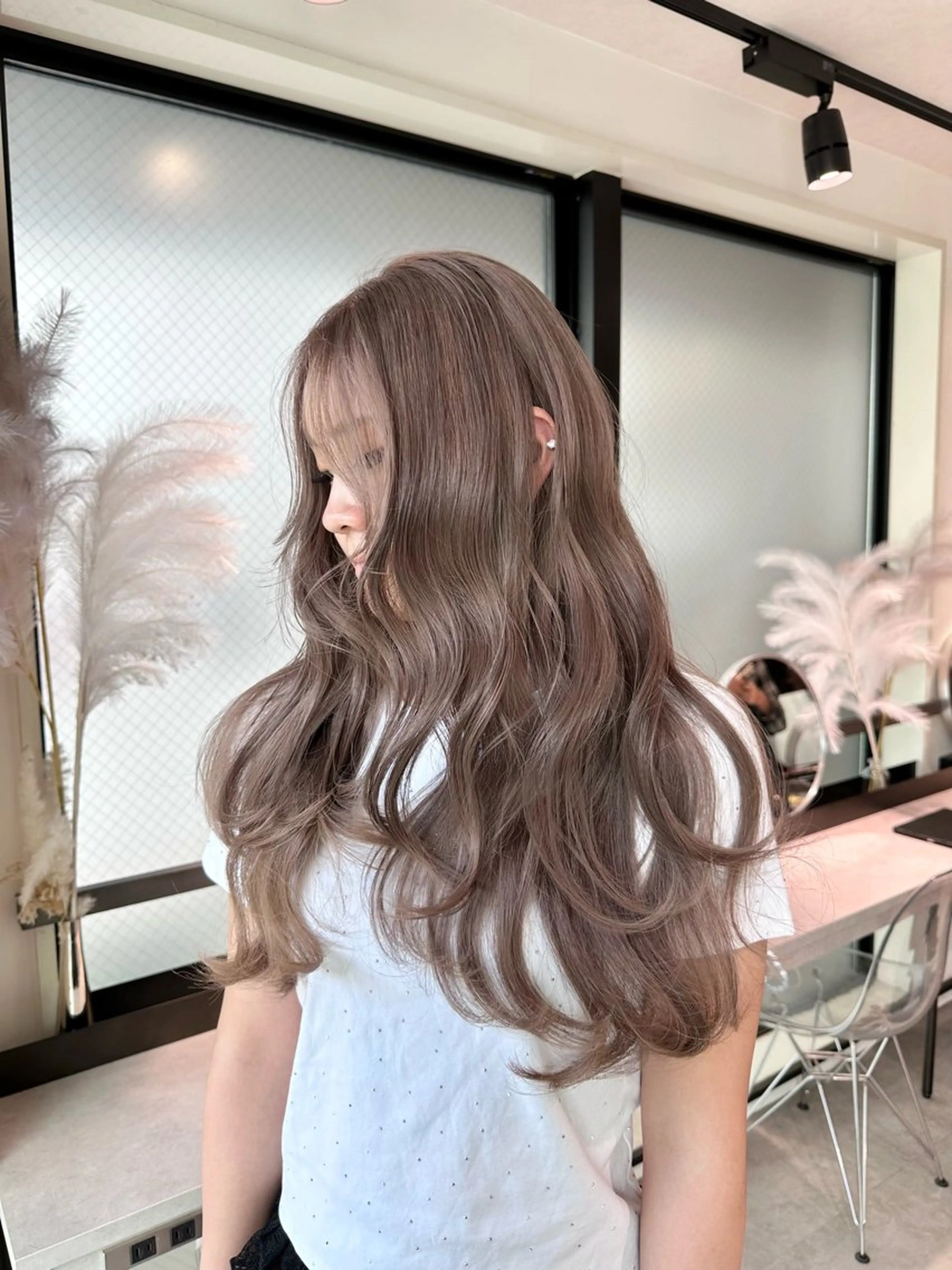 カラー ブリーチ ハイトーンカラー カット ヘアカラー YUI デザインカラーのヘアスタイル