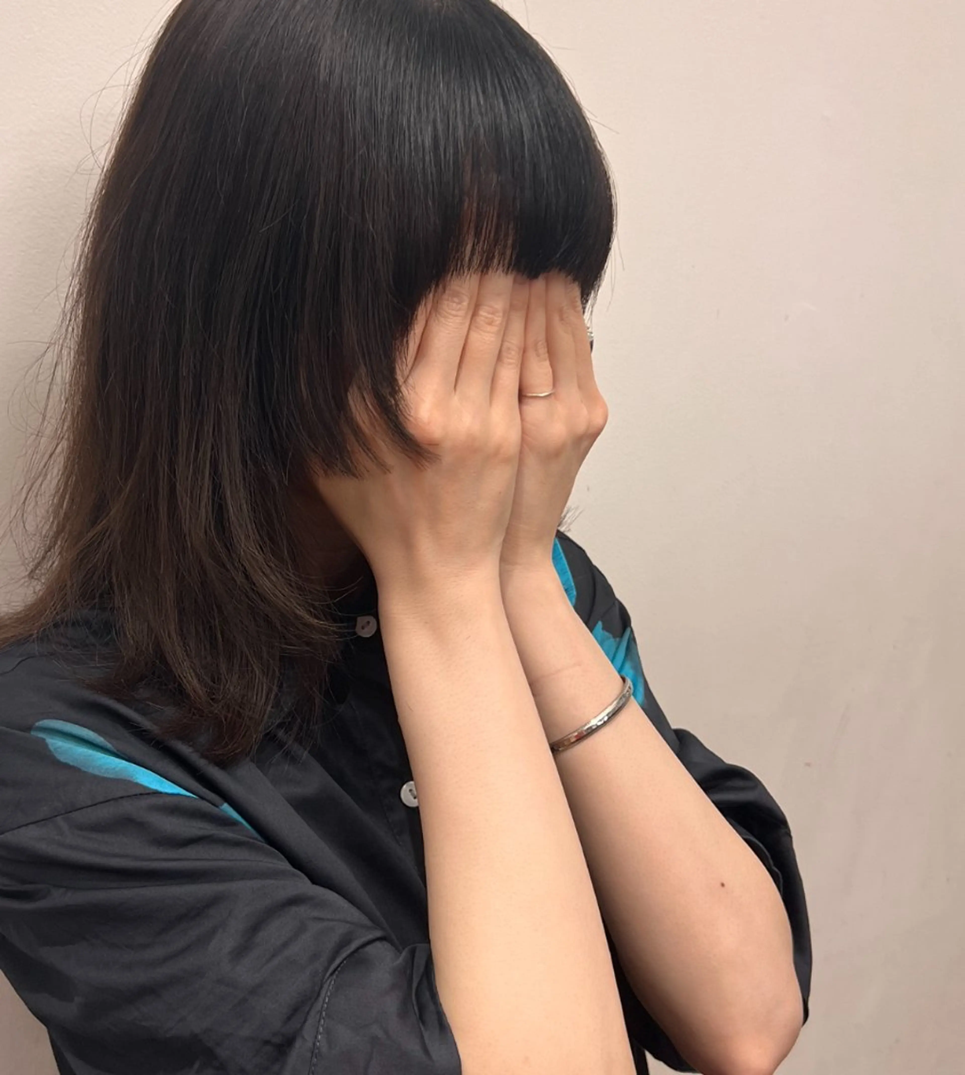 ミディアム カット ショートボブ/ ウルフ/表参道のヘアスタイル