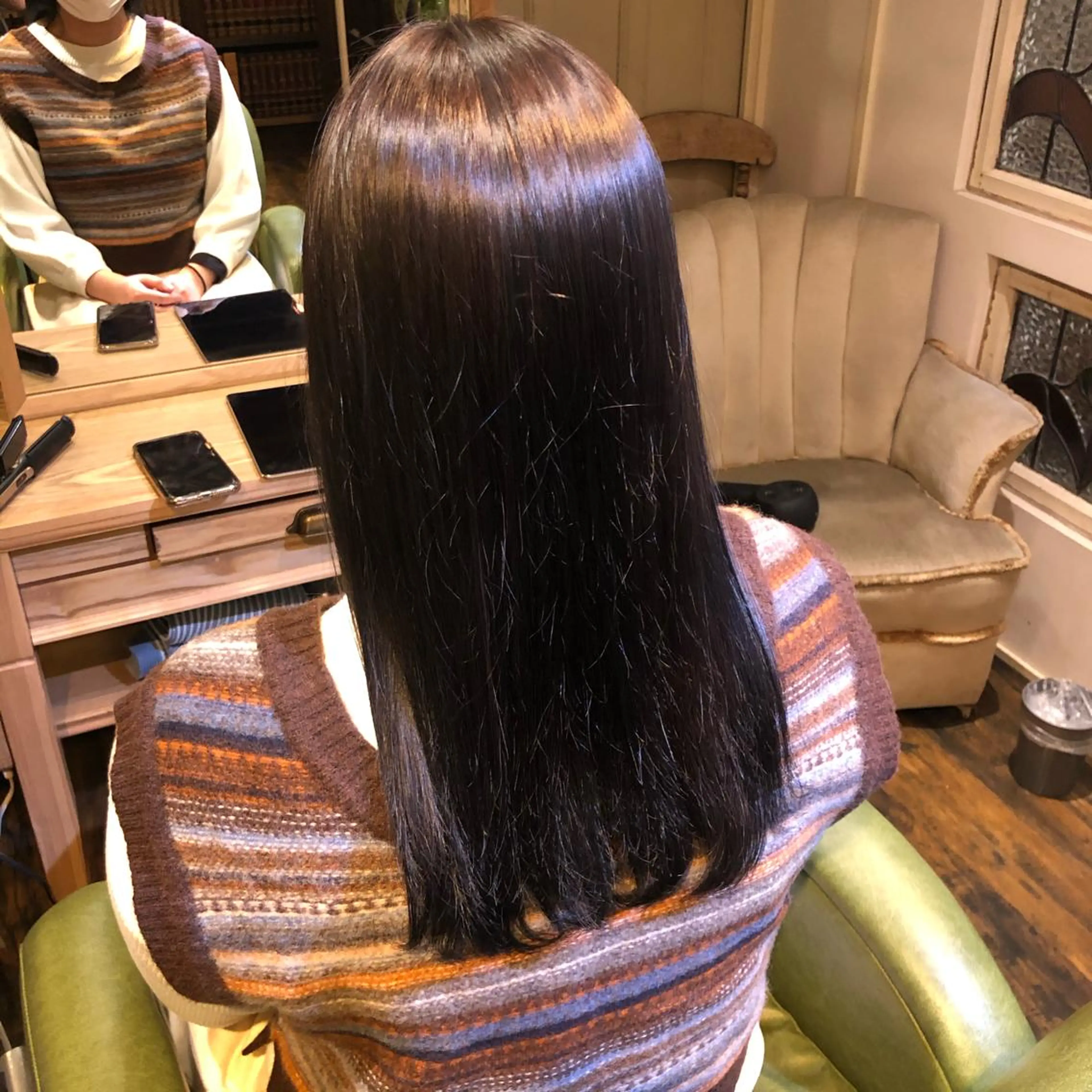 セミロング カラー SALOWIN二子玉川South店所属・AYANO ／レイヤー／オリーブのヘアスタイル