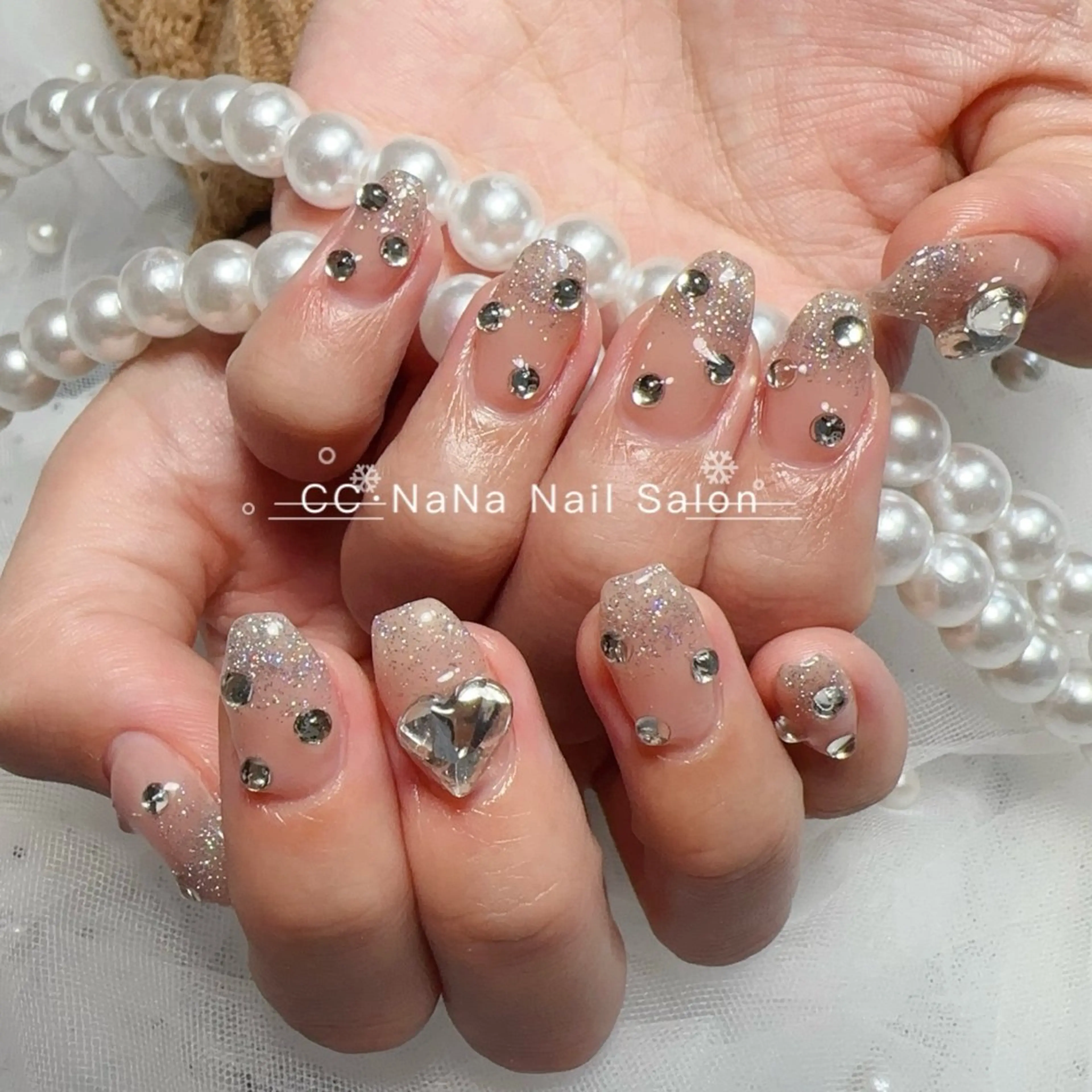 ネイル チークネイル フラッシュネイル ハート キラキラネイル 韓国ネイル ハンドネイル 💎CC・NaNa 韓国風ネイル🌙Cのネイルデザイン