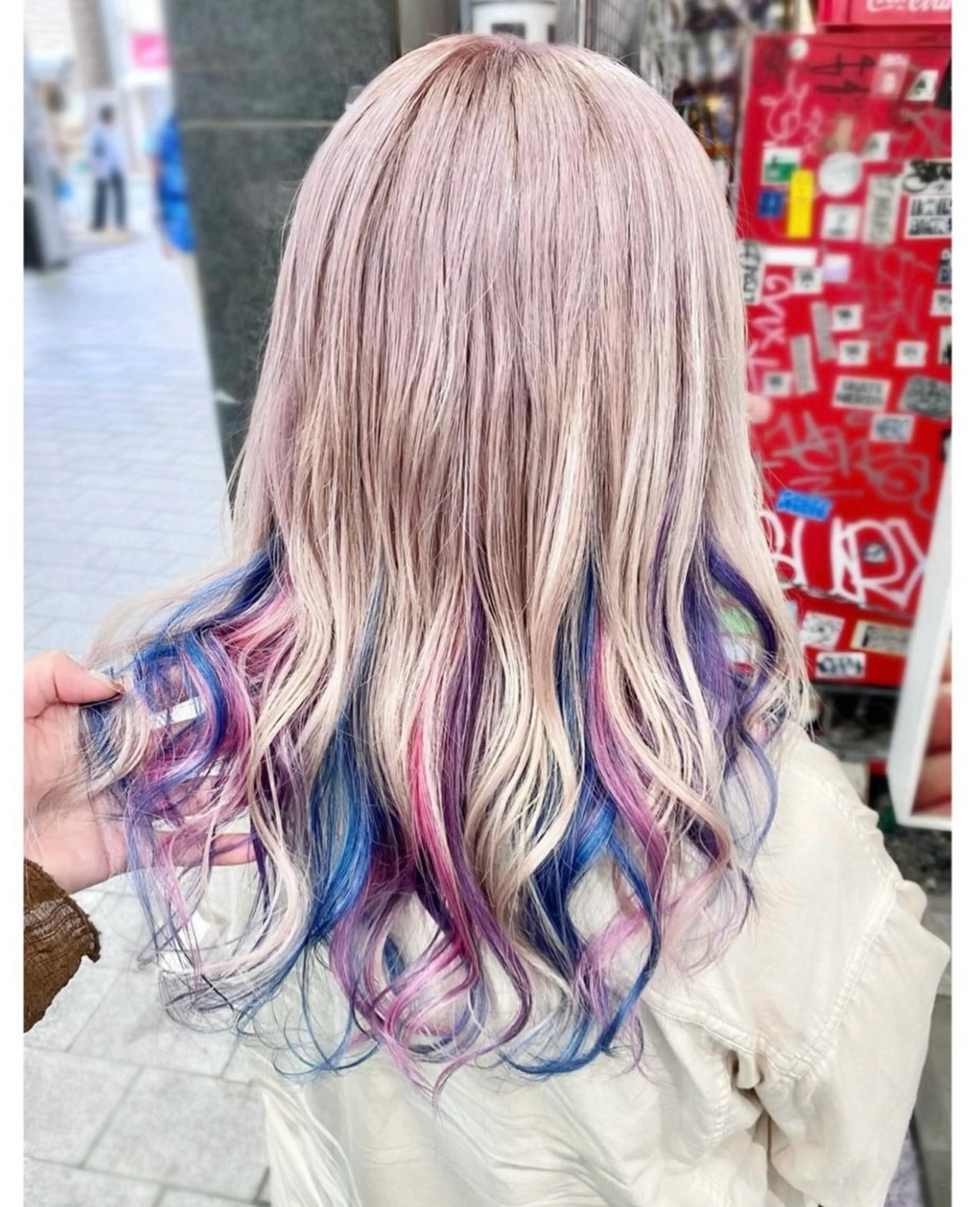 ミディアム カラー ベージュカラー ユニコーンカラー ホワイトベージュ ヘアカラー TSUNO🦖 派手髪/オタク美容師のヘアスタイル