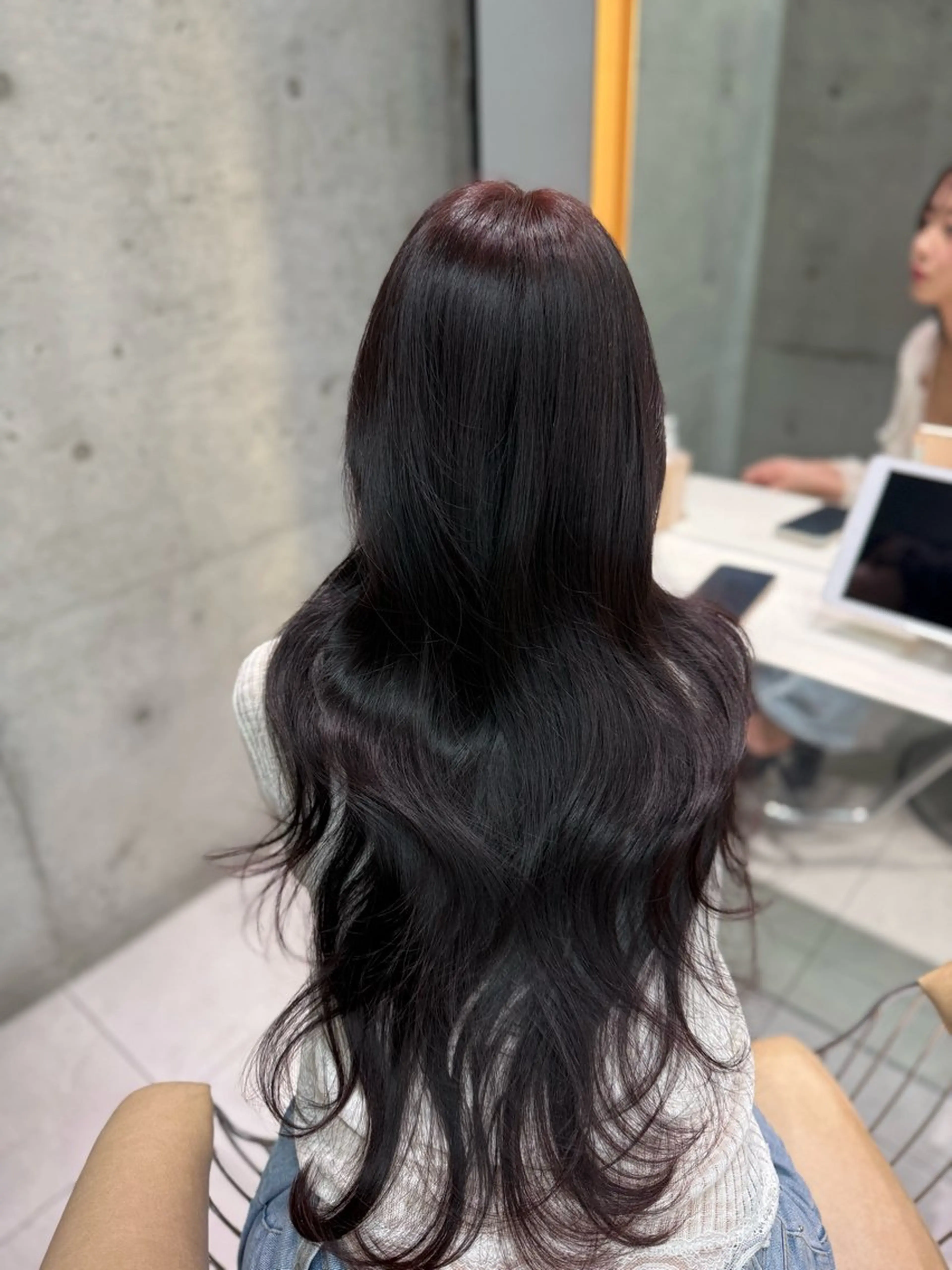 ロング カラー ヘアカラー shion 透明感カラーのヘアスタイル